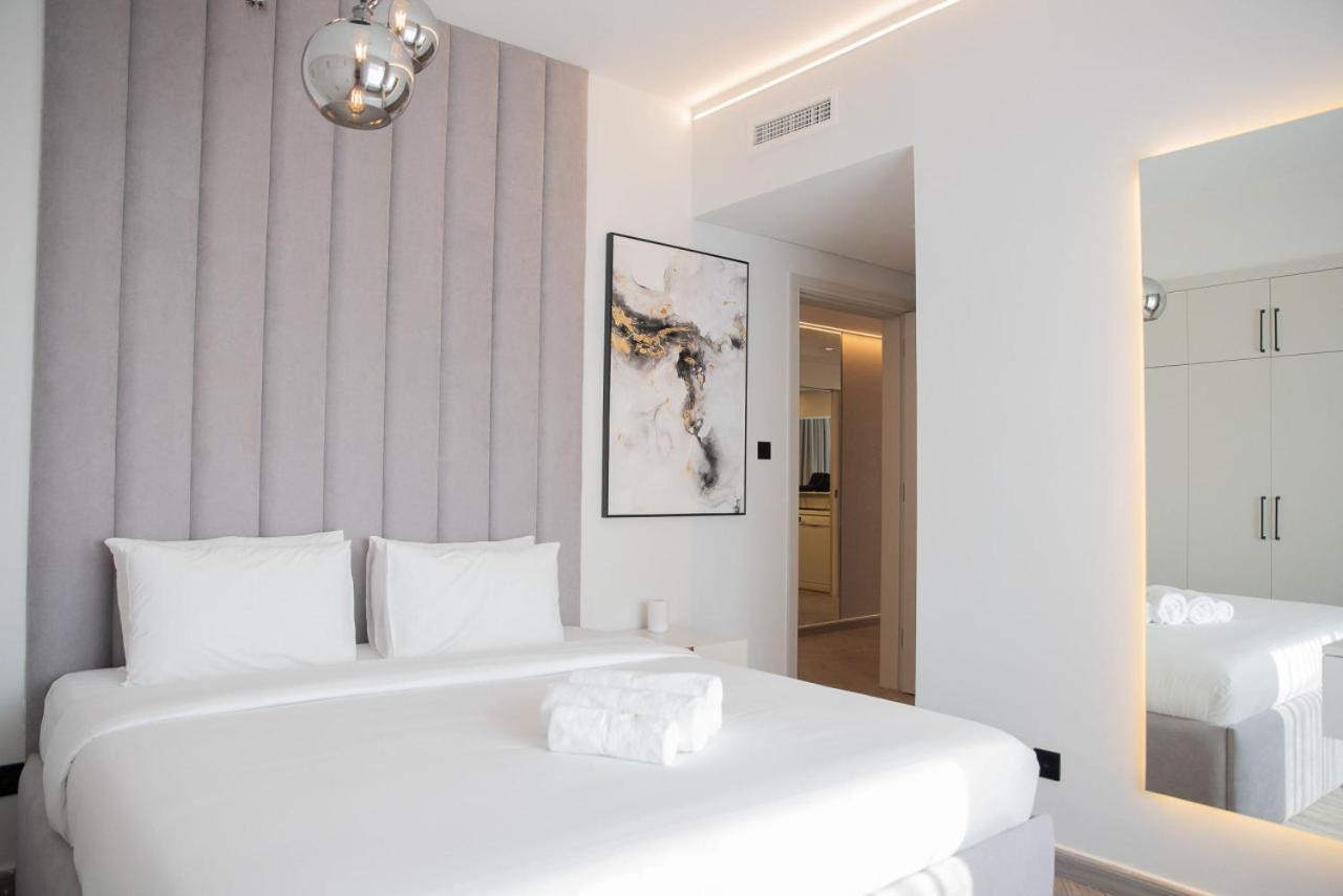 Stunning High Floor 3 Bed - Marina Appartement