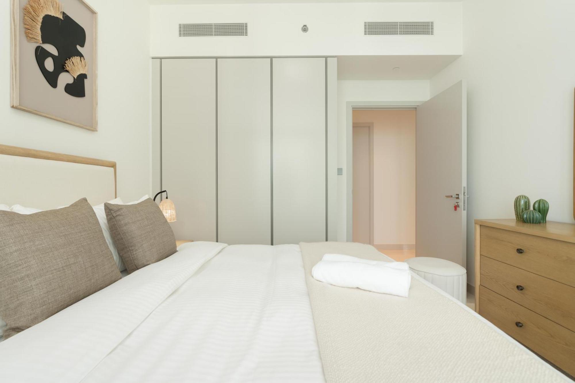 Sunrise Bay Tower 1 - Beachfront Unit With Access * Dubaï