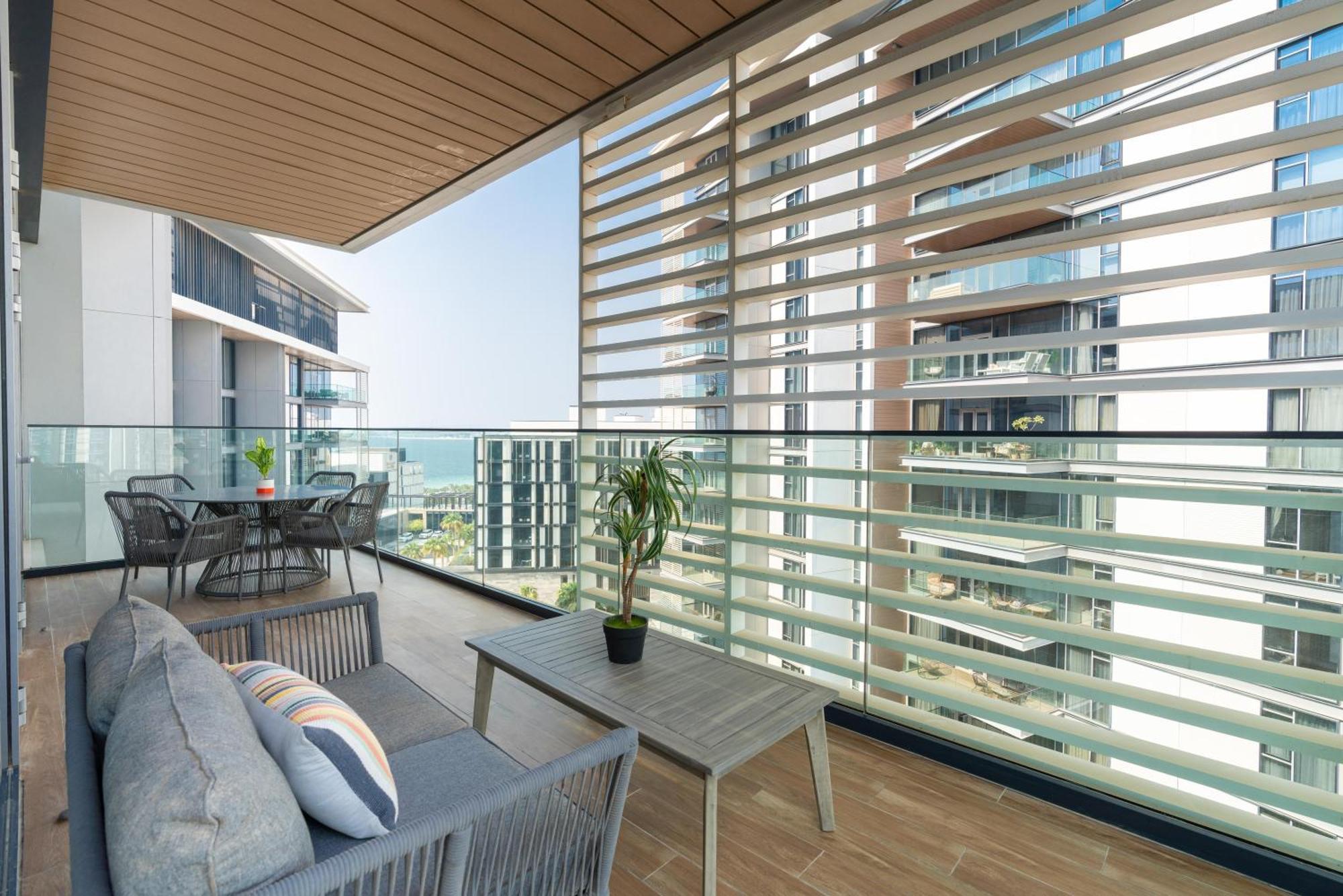 Bluewaters Residences 10 - Spacious Unit With Large Balcony * Dubai
