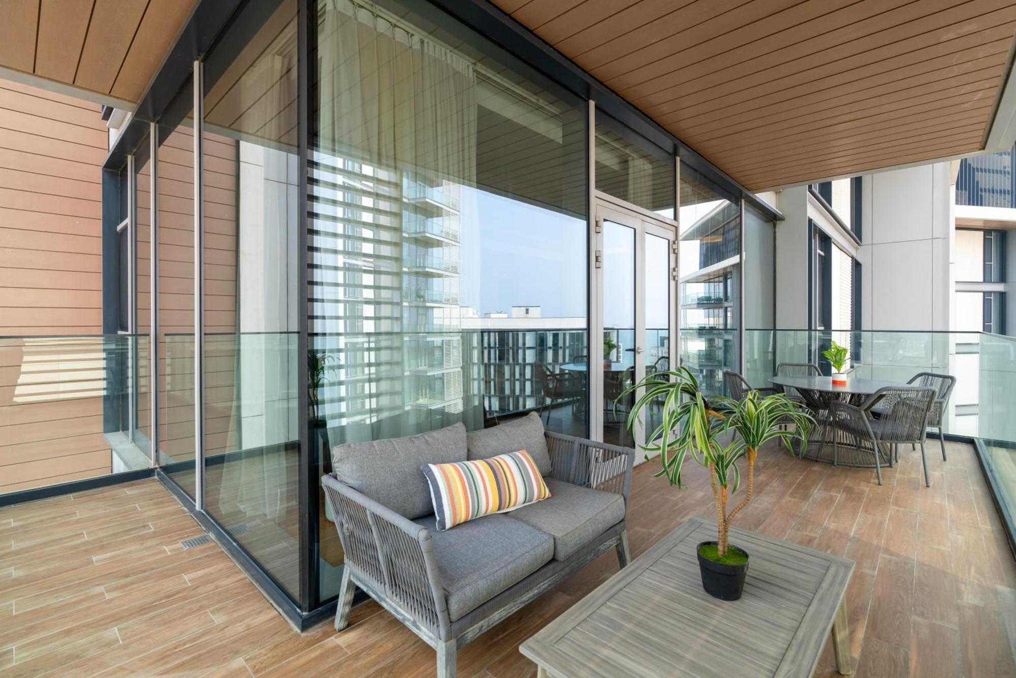 Bluewaters Residences 10 - Spacious Unit With Large Balcony Apartment *