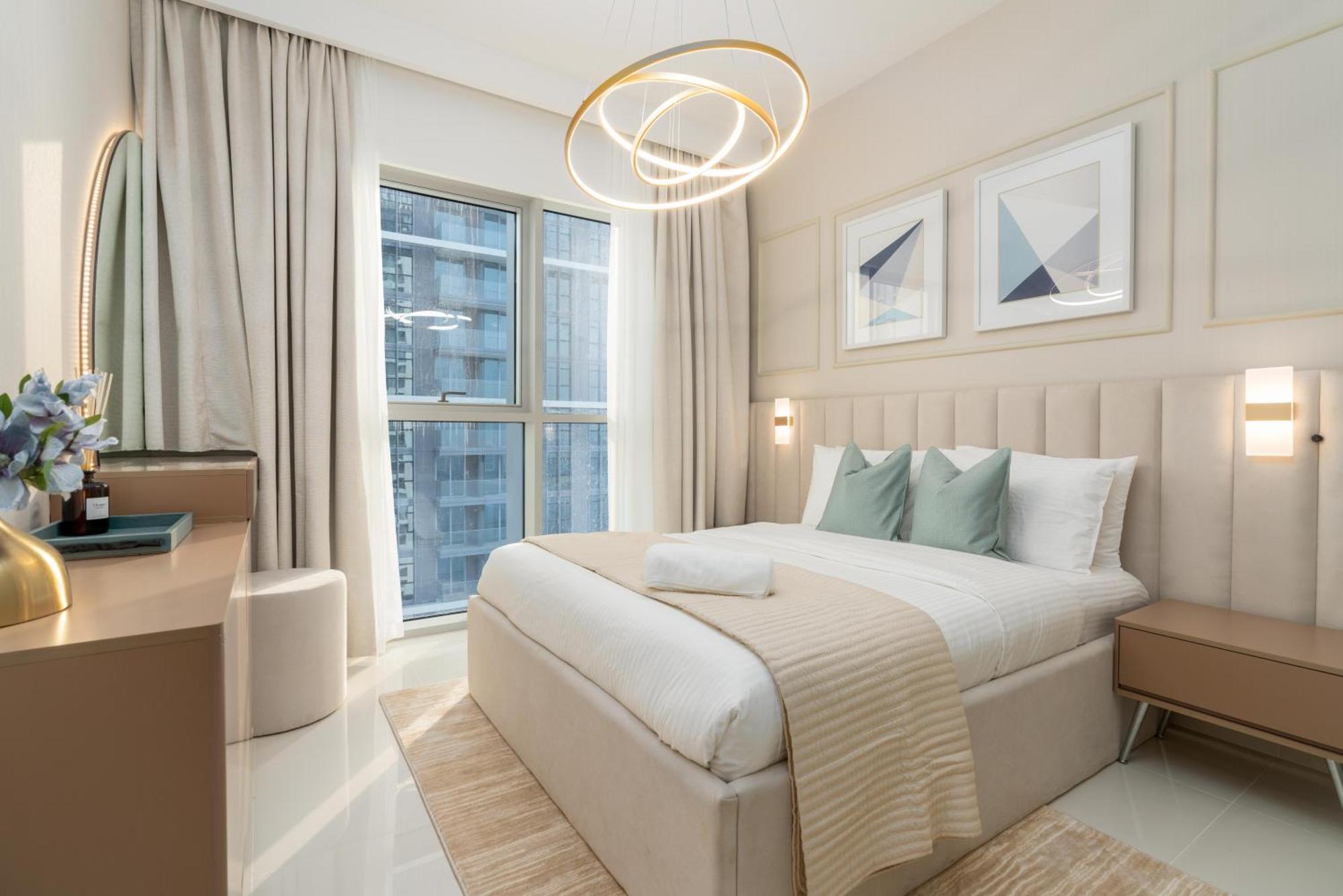 Apartment Isle Tower 2 - Beachfront Stunning - Full Sea Views *