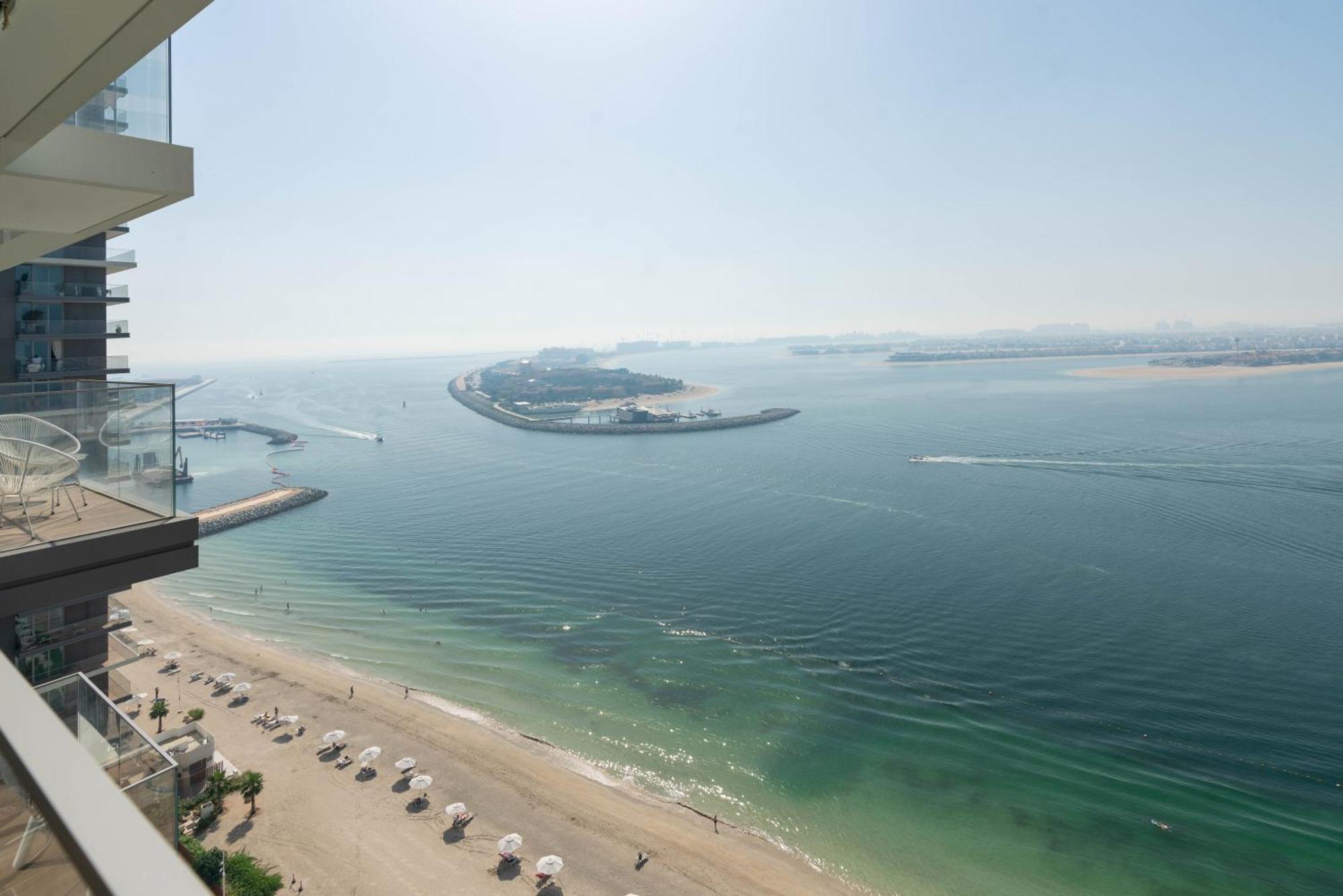 Isle Tower 2 - Beachfront Stunning - Full Sea Views Apartment *