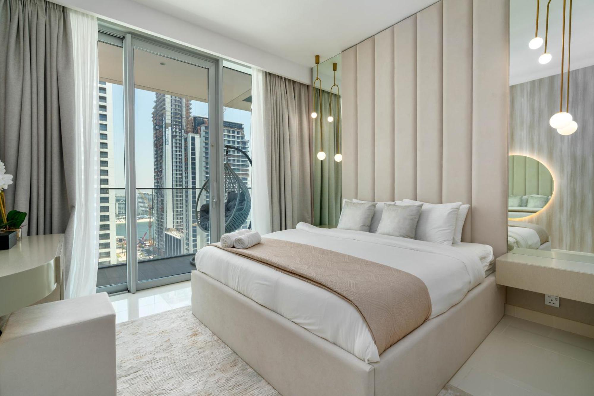 Apartment Isle Tower 2 - Beachfront Stunning - Full Sea Views *