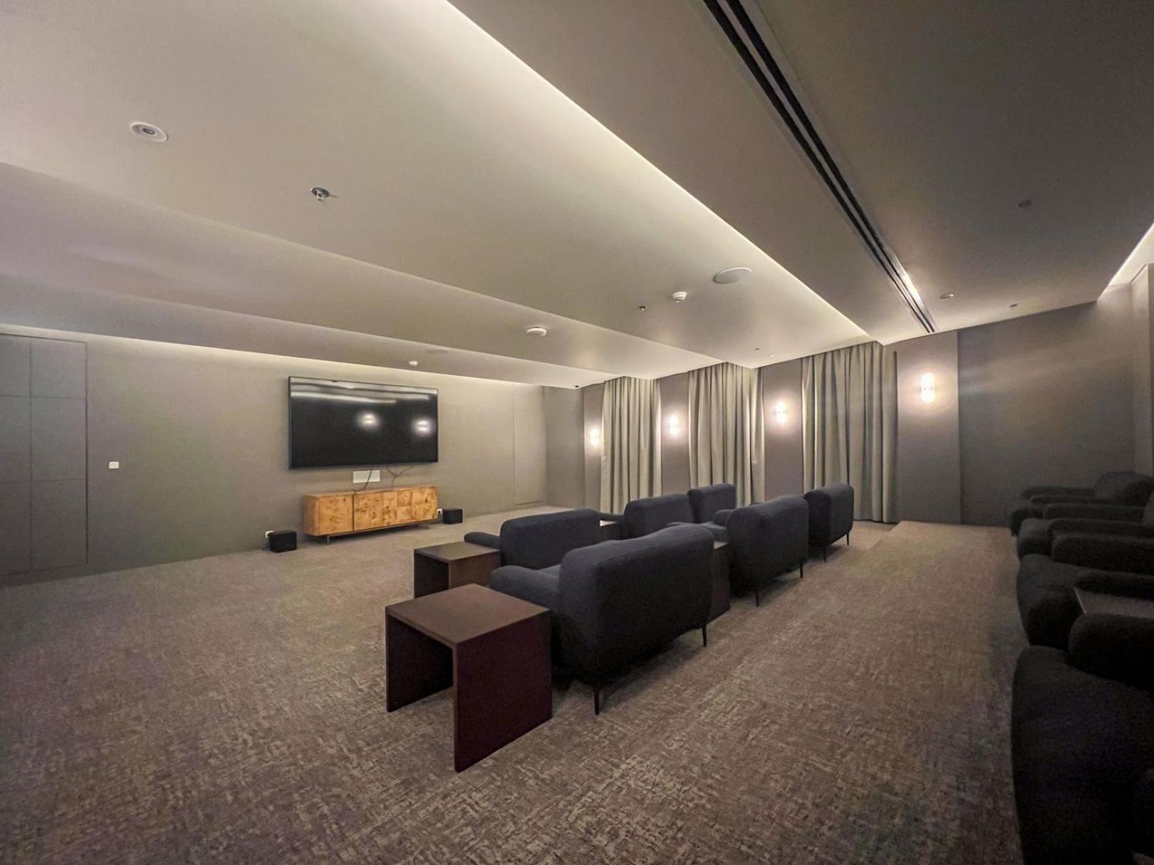 Lejlighed Downtown Luxury - Open Views Of The & The Sea - Walking Distance To Mall