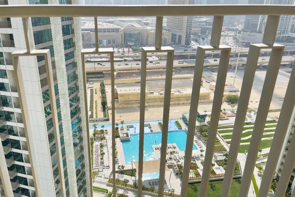 Rh - Burj Khalifa View, 03br With Maid's Room, 7 Mins Walk To Burj Khalifa Apartamento Dubai