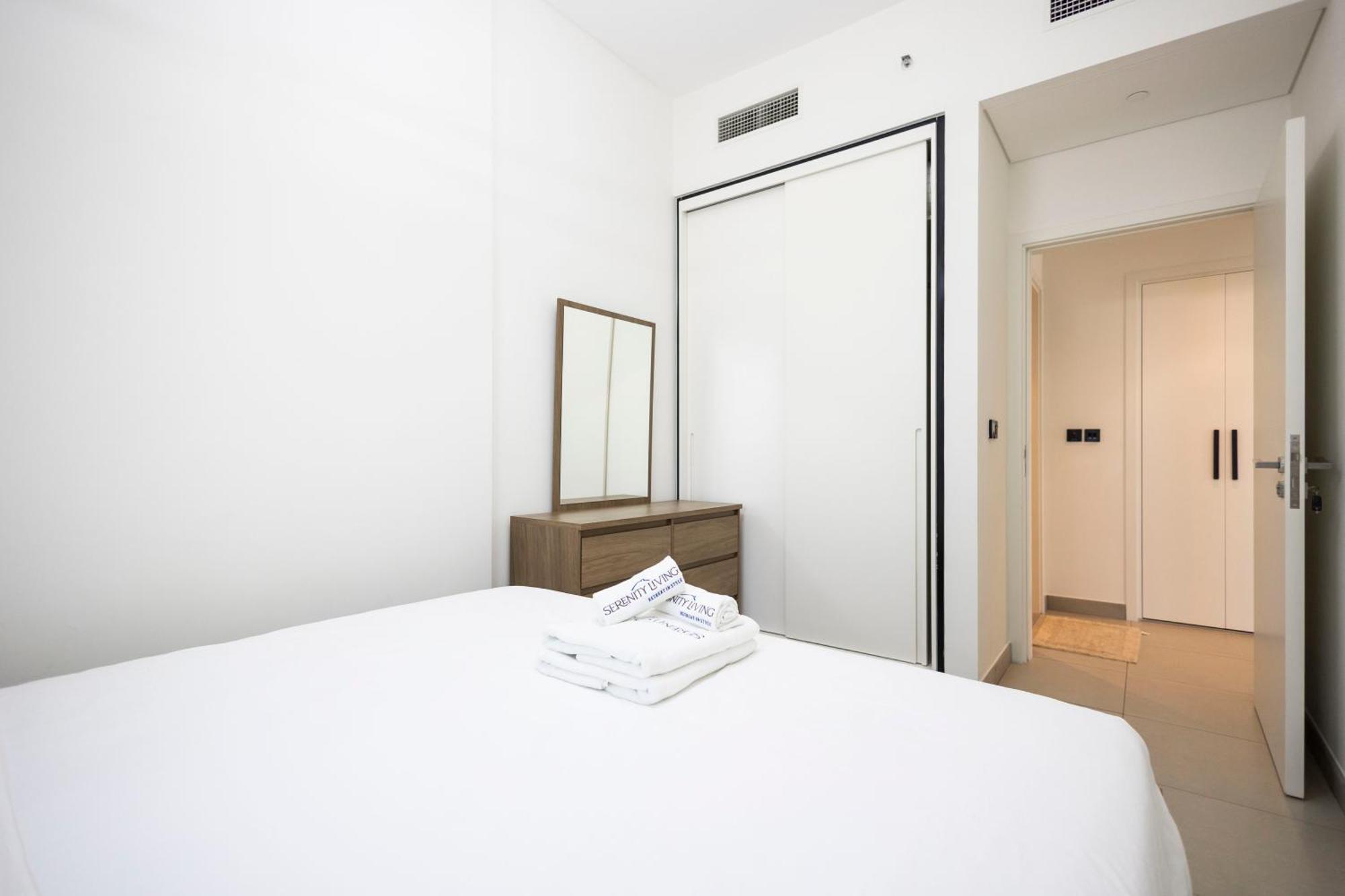 Apartamento Socio Tower1 - Hills Modern Urban Retreat In The By Serenity Living Homes Dubái
