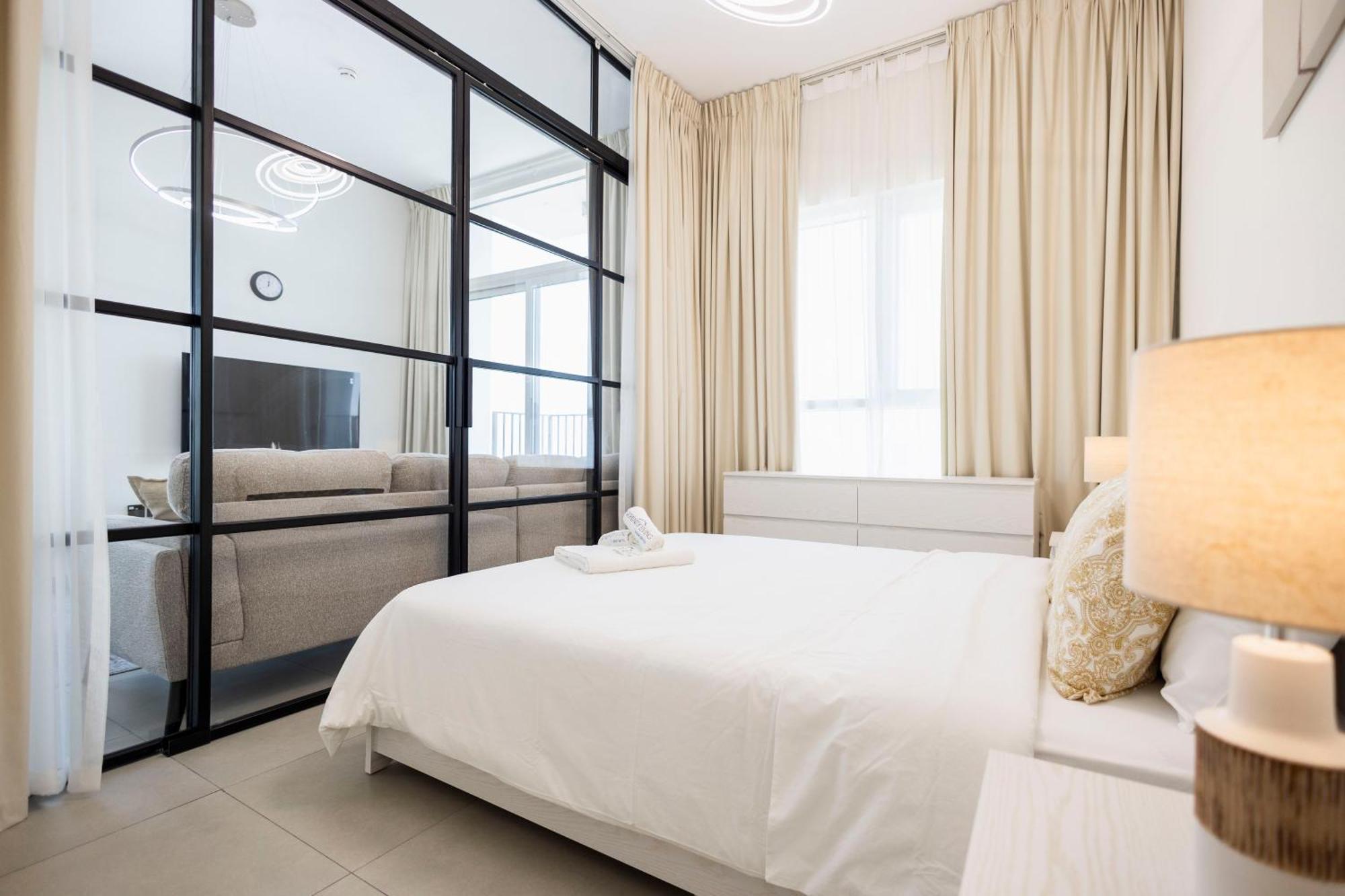 Apartamento Socio Tower1 - Hills Modern Urban Retreat In The By Serenity Living Homes