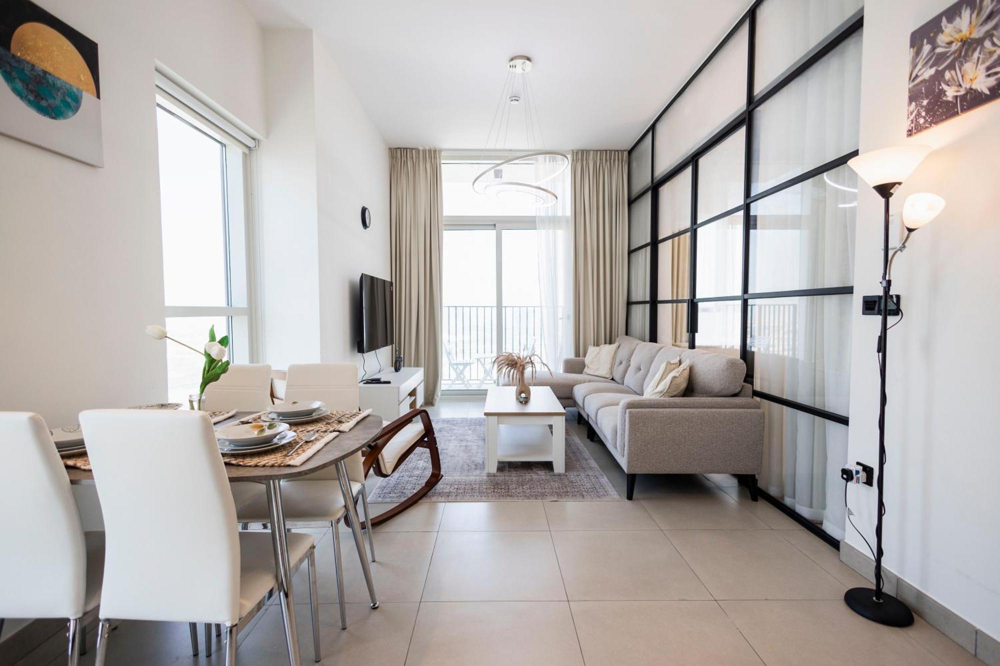 Apartamento Socio Tower1 - Hills Modern Urban Retreat In The By Serenity Living Homes *