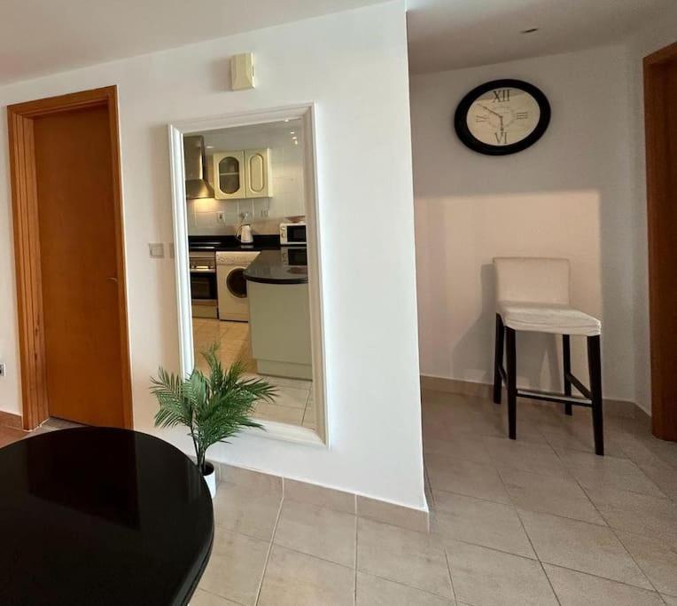 Marina View With Pool, Gym, Tennis Court, 5 Mins To *
