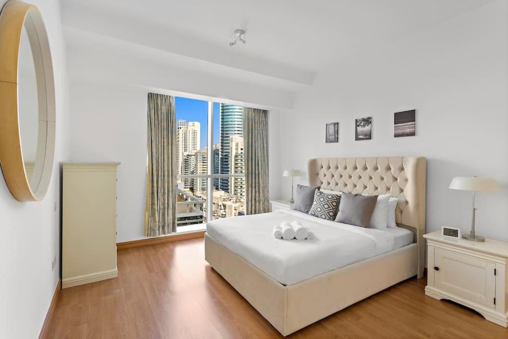 Marina View With Pool, Gym, Tennis Court, 5 Mins To Apartamento Dubái