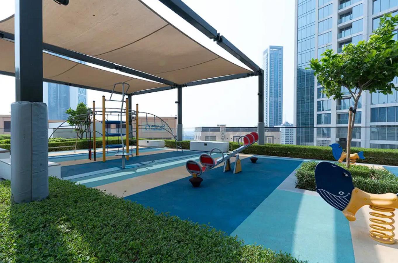 Stunning 3 Bedroom With Burj Khalifa And Fountain Views - Sleeps 9 - 2 Balconies Appartement Dubaï