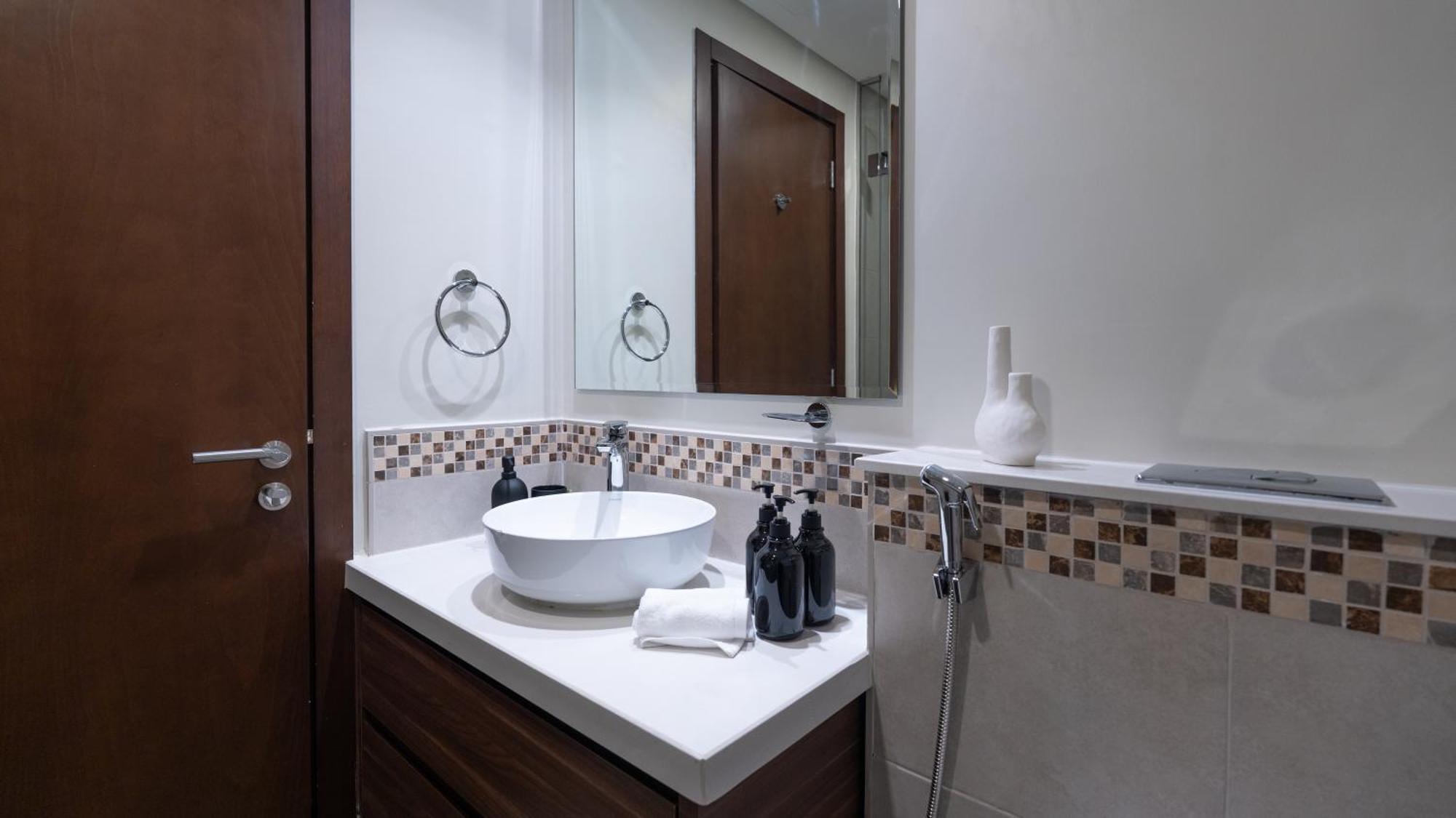 Luxury 2br With Burj View Gym & Pool * Dubaï