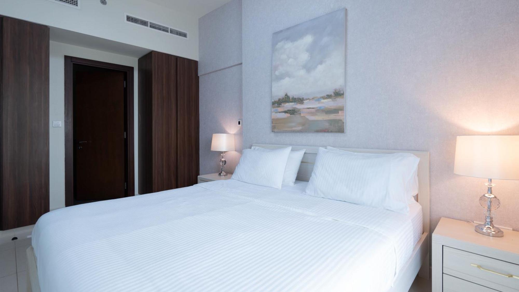 Luxury 2br With Burj View Gym & Pool * Dubaï