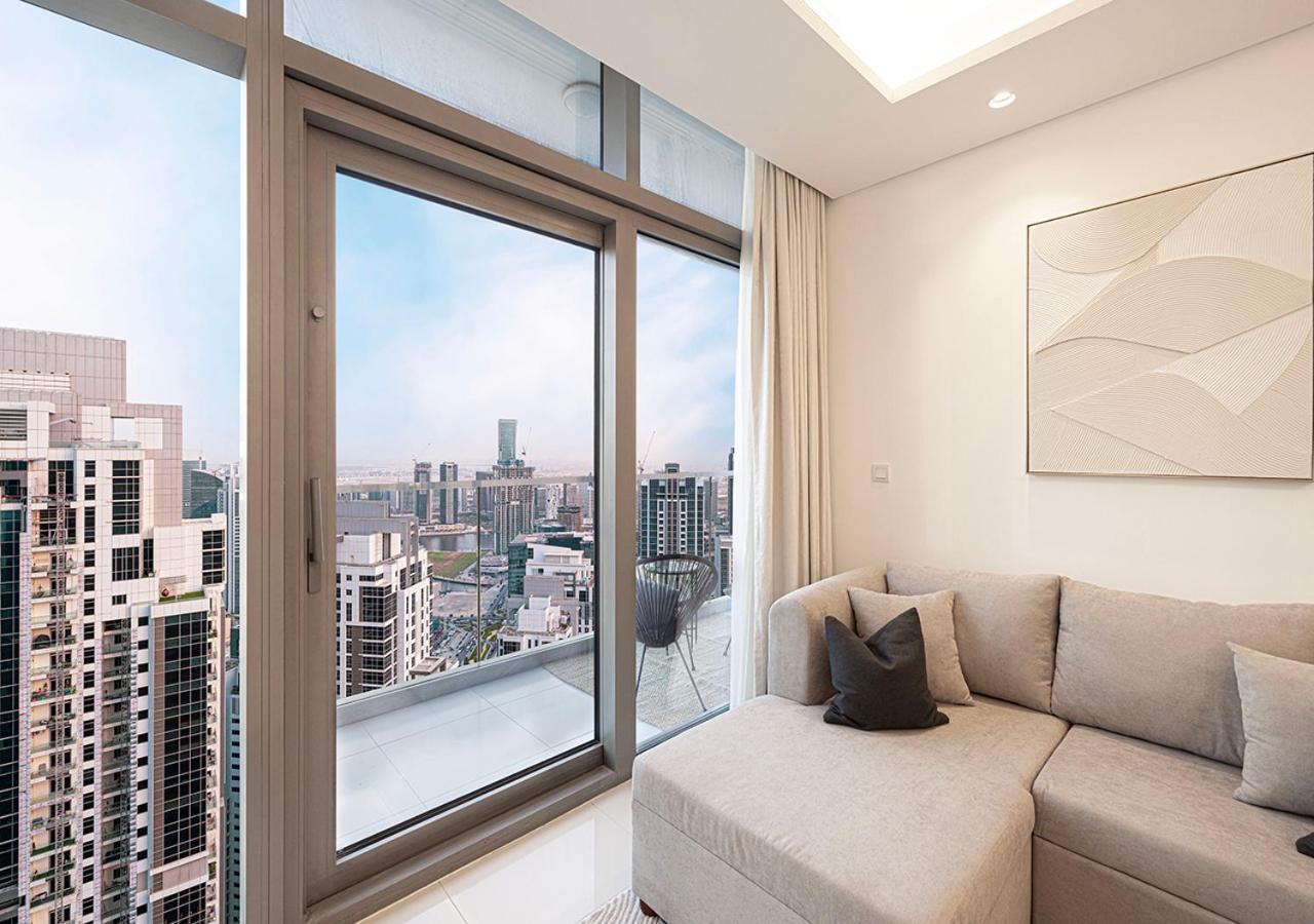 High Floor In 5 Star With Infinity Pool Burj View Gym Sauna Apartamento