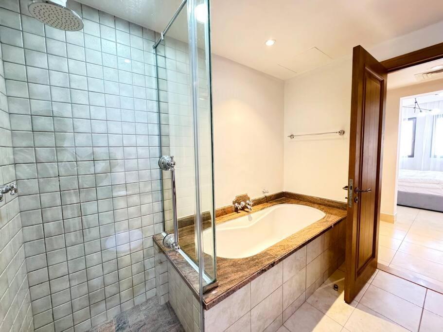 Burj Khalifa Downtown Luxury 2 Bed Close To Mall Apartamento Dubái
