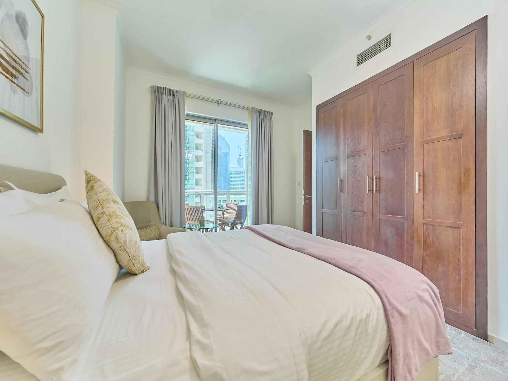 Golden Homes Burj Residences Tower 05 1br View Near Mall & Burj Khalifa *