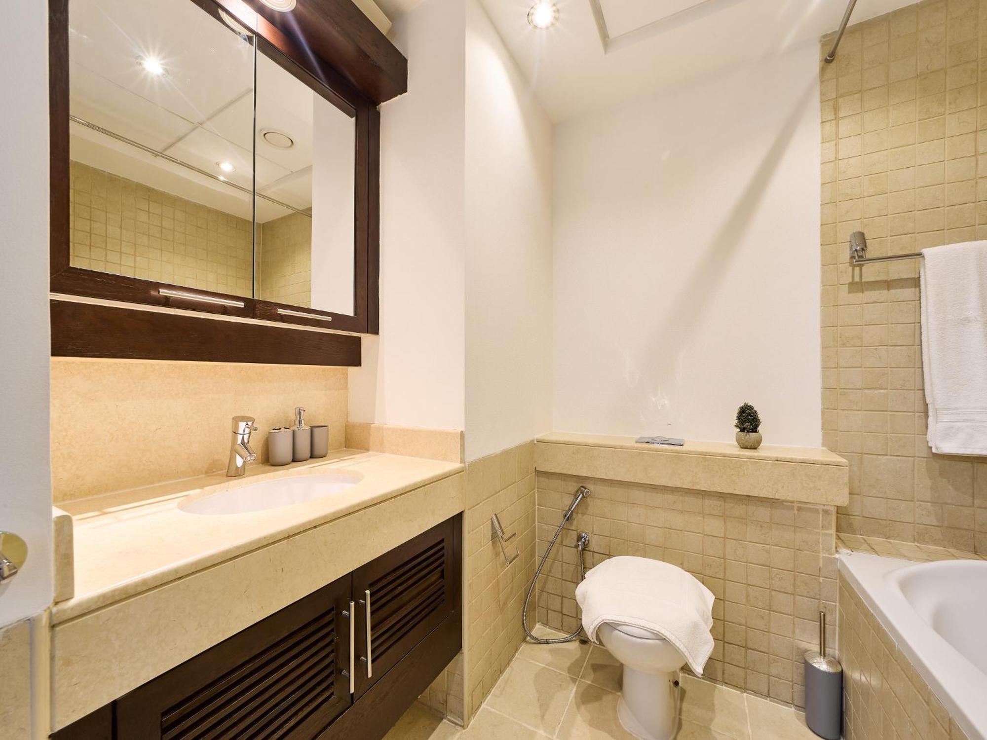 Golden Homes Burj Residences Tower 05 1br View Near Mall & Burj Khalifa Appartement