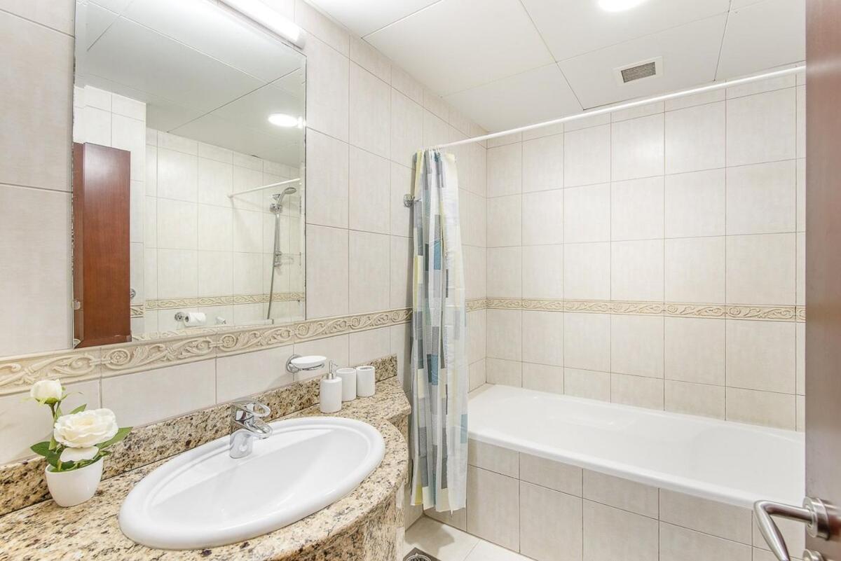 Spectacular 2-bedroom At Princess Tower In Marina! Ferienhaus Dubai
