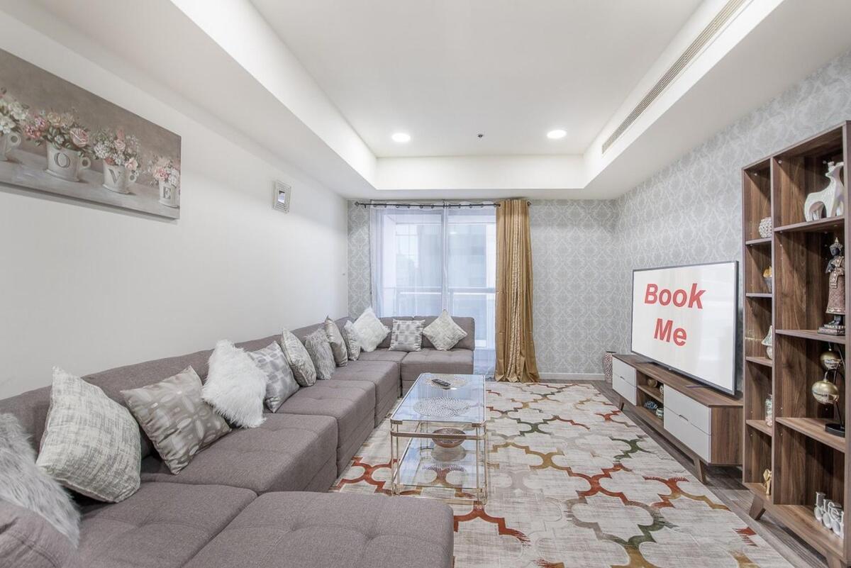 Ferienhaus Spectacular 2-bedroom At Princess Tower In Marina! Dubai