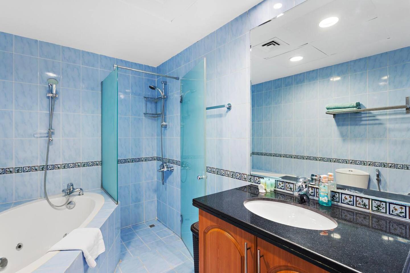 Marina View With Pool, Gym, Tennis Court, 5 Mins To *