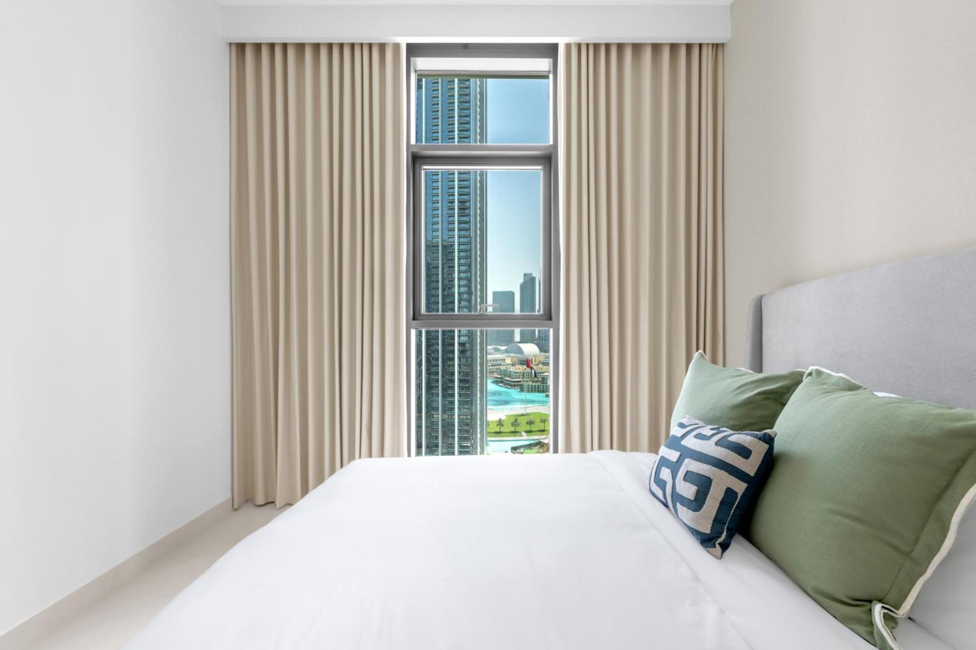 Stunning 3 Bedroom With Burj Khalifa And Fountain Views - Sleeps 9 - 2 Balconies