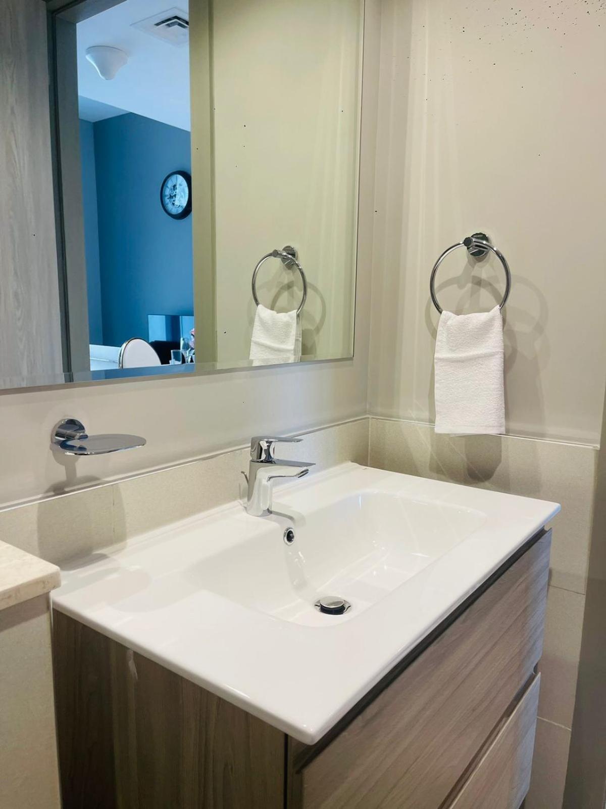 Appartement Luxury 1-bedroom Oasis Near Downtown *