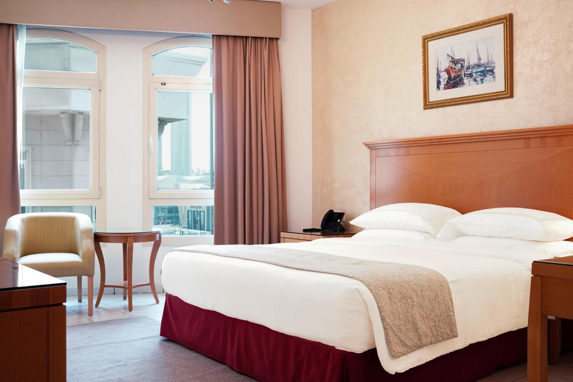 Swissotel Al Murooj 5* Dubái