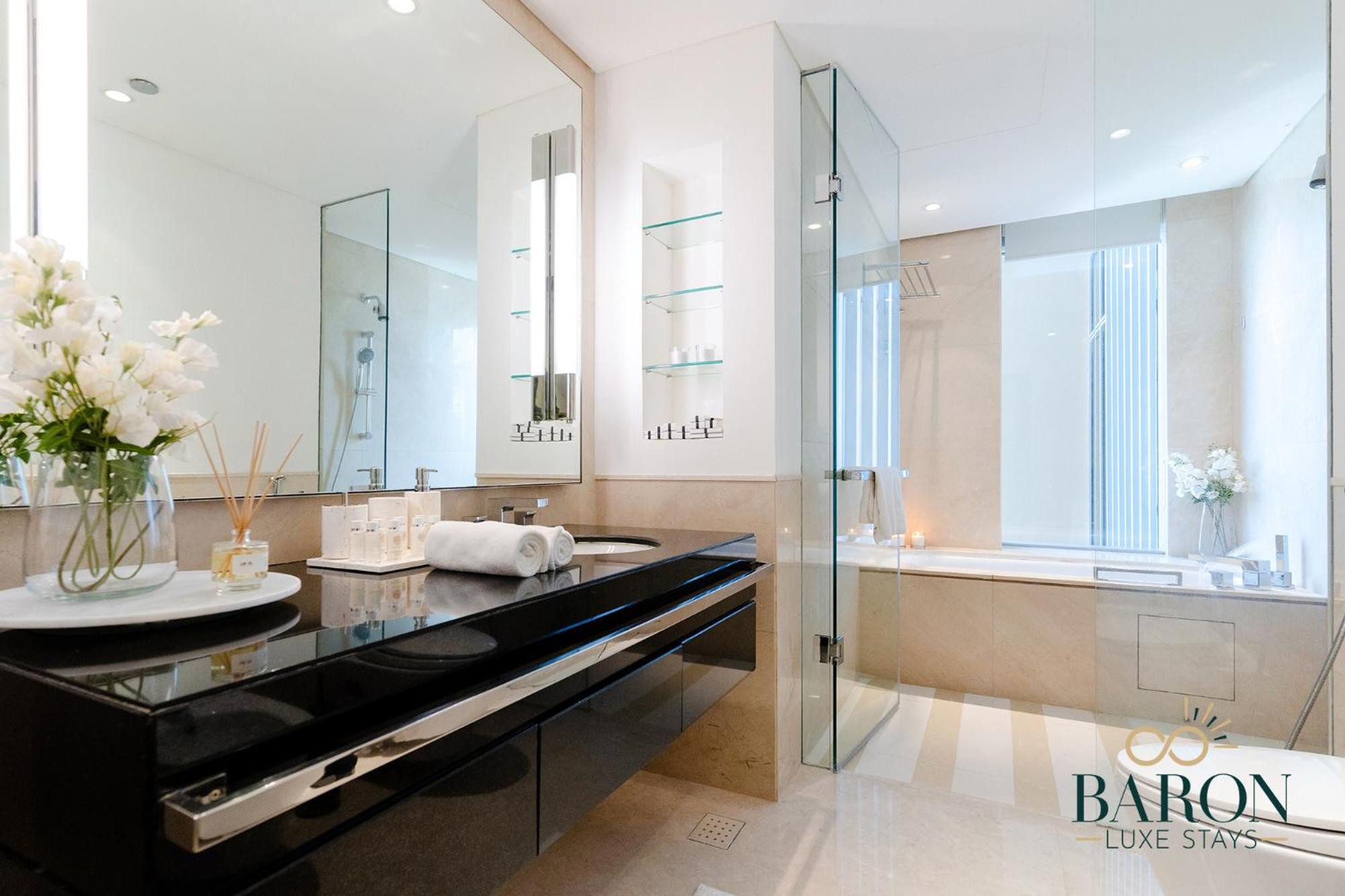 Alluring Studio, Address Marina. * Dubaï
