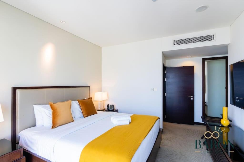 Stylish 1br Unit, Address Marina