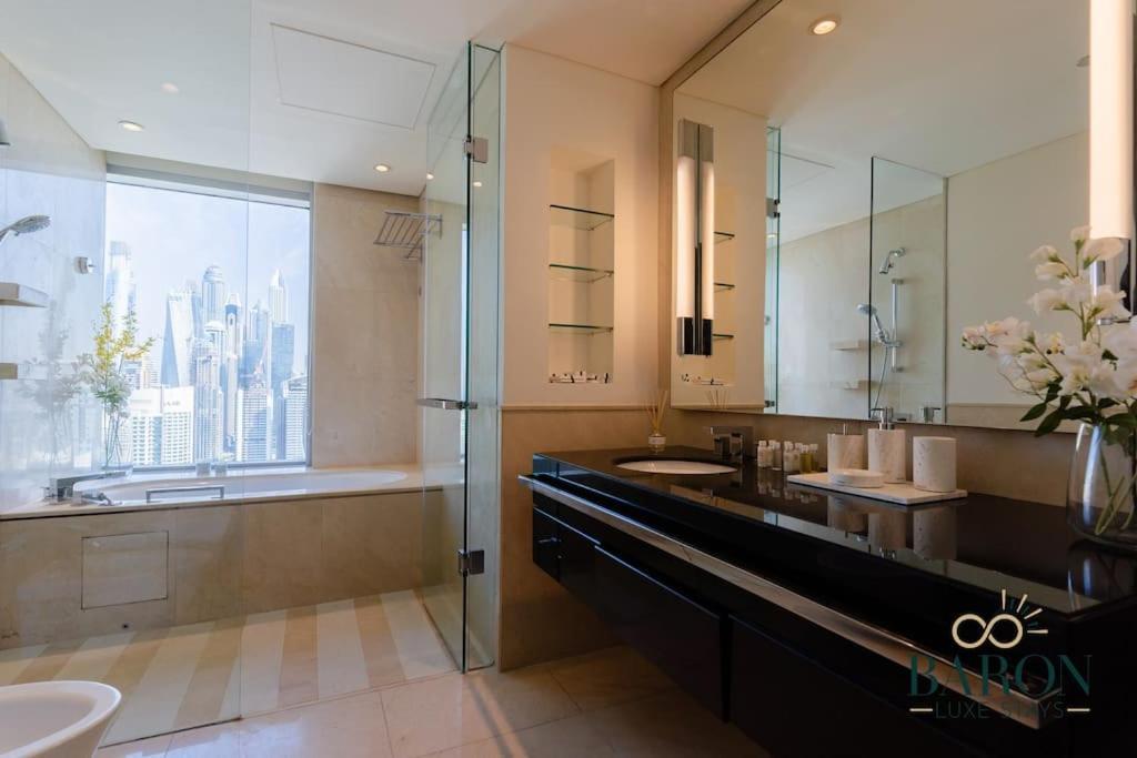 Stylish 1br Unit, Address Marina Appartement