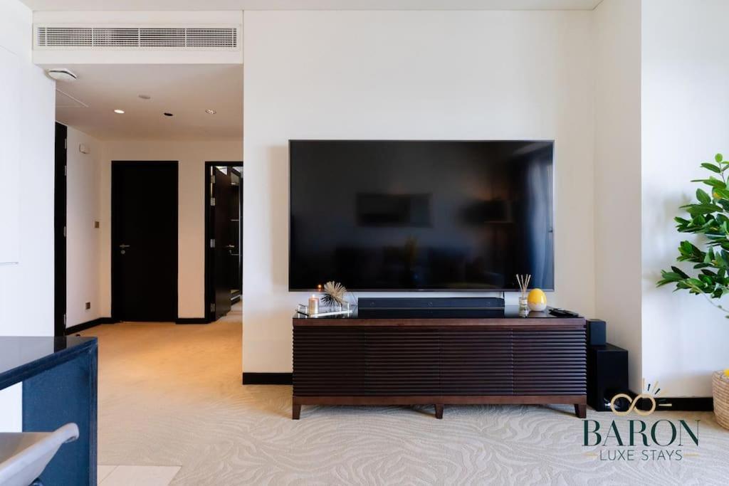 Stylish 1br Unit, Address Marina Appartement