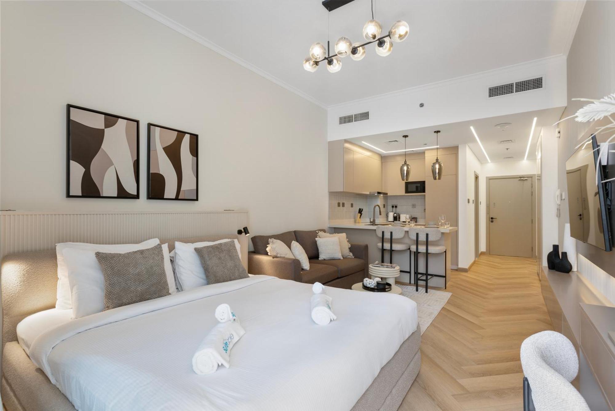 Marina Seaside Living Prime Location By The