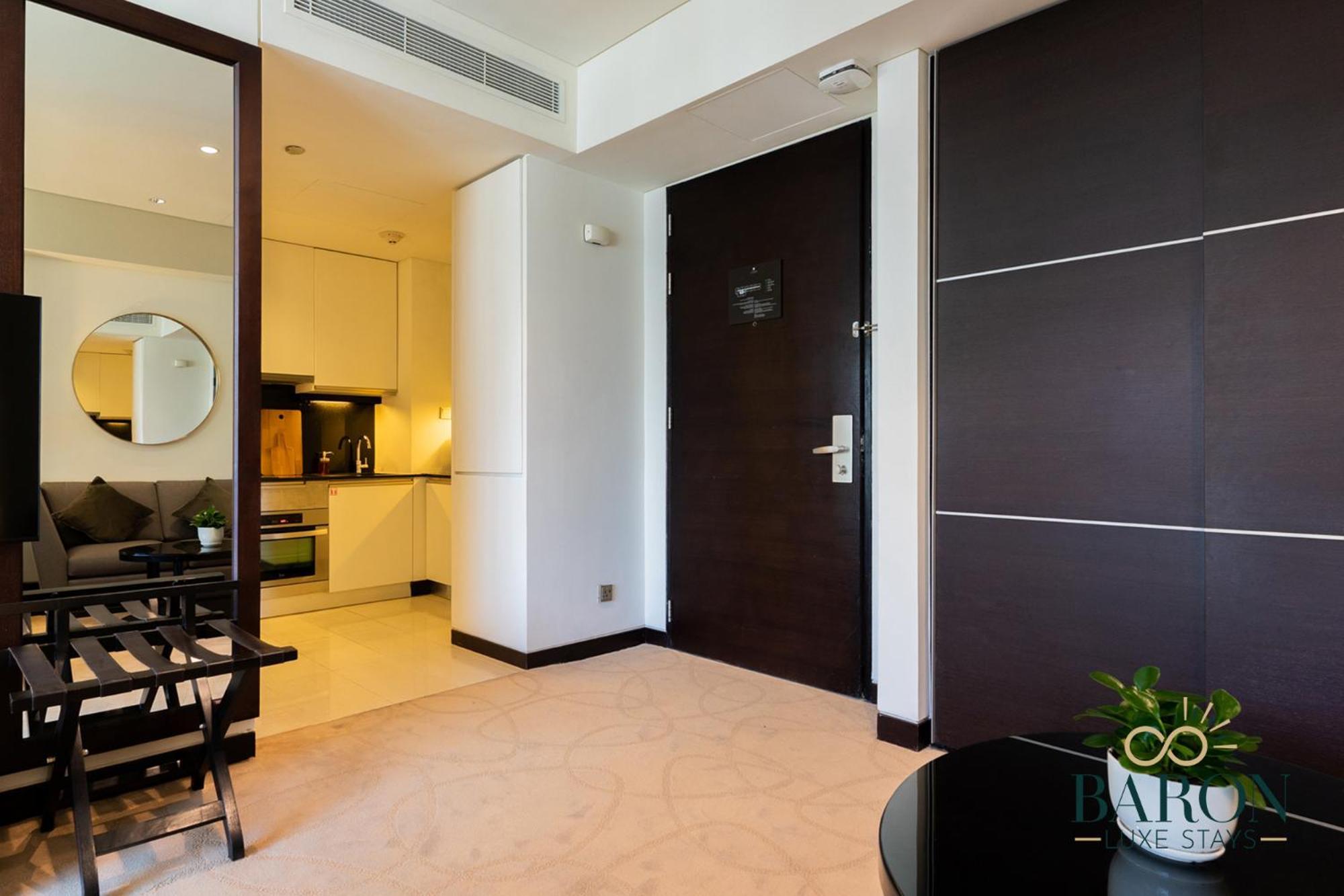 Luxurious At Address Residences 15 *
