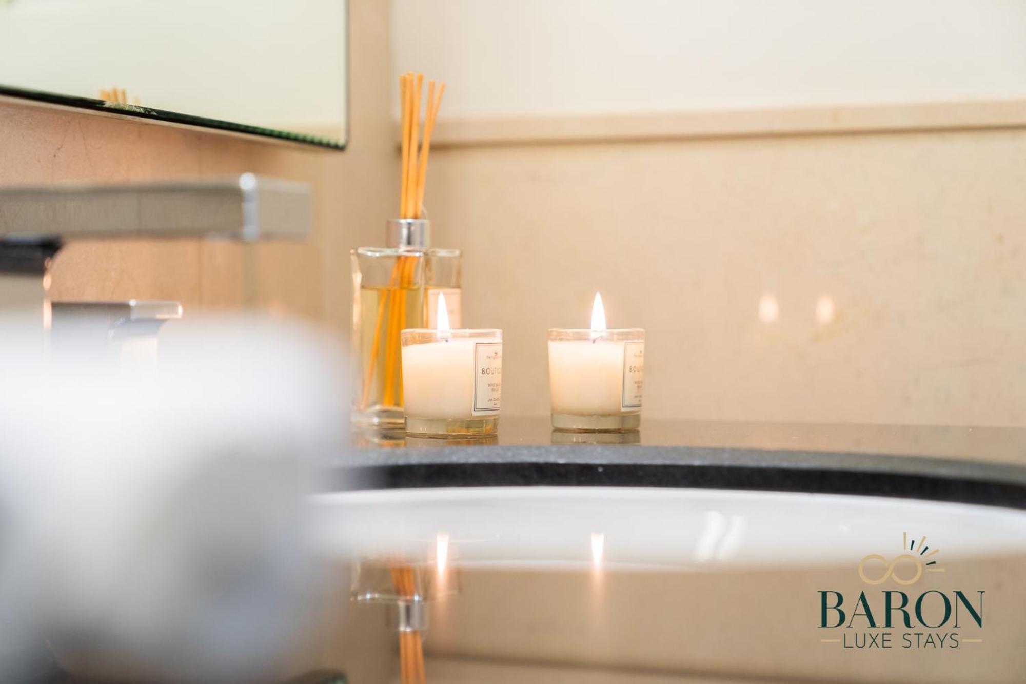 Luxurious At Address Residences 15 *