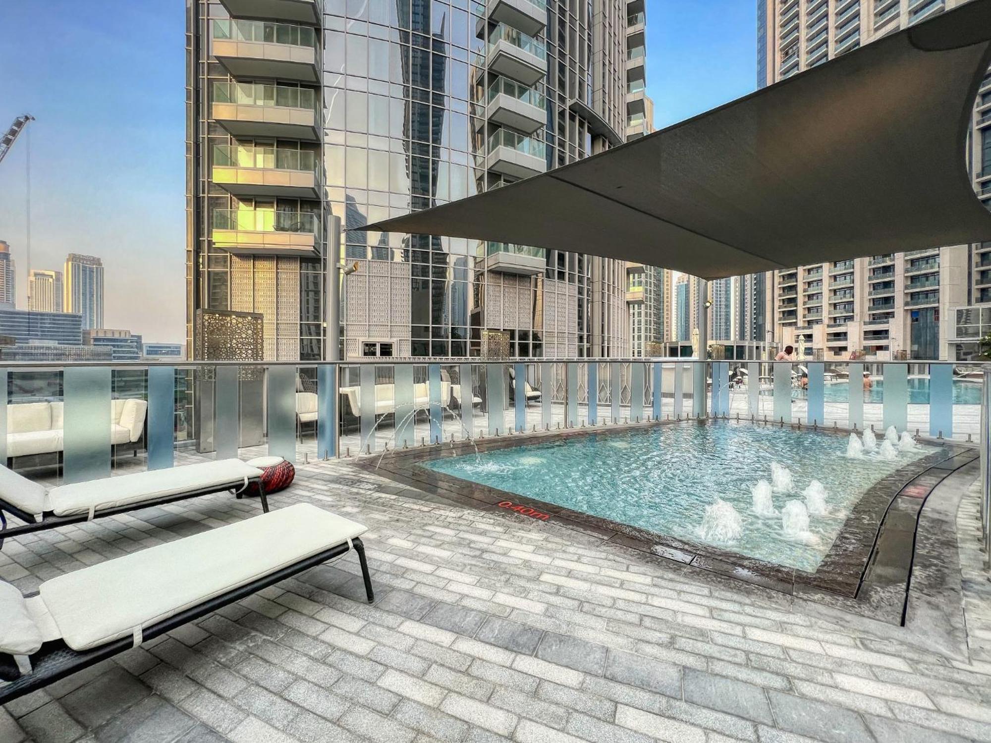 Spectacular Views Of Burj & Fountain - 2 Br Lägenhet Dubai