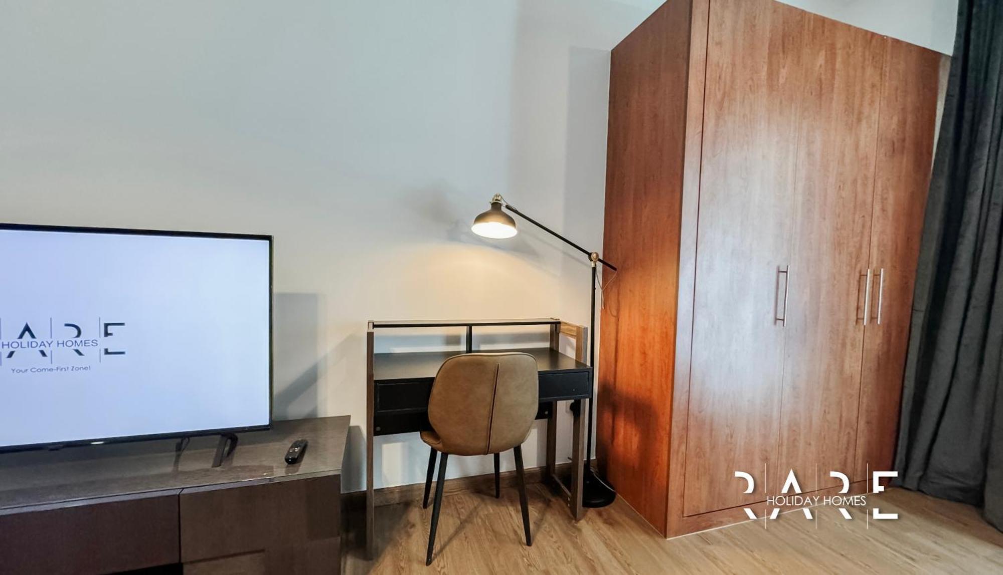 Apartment Rare Homes - Near Center Ma'eisem - Pool View - Crescent Tower A - R706 - Impz