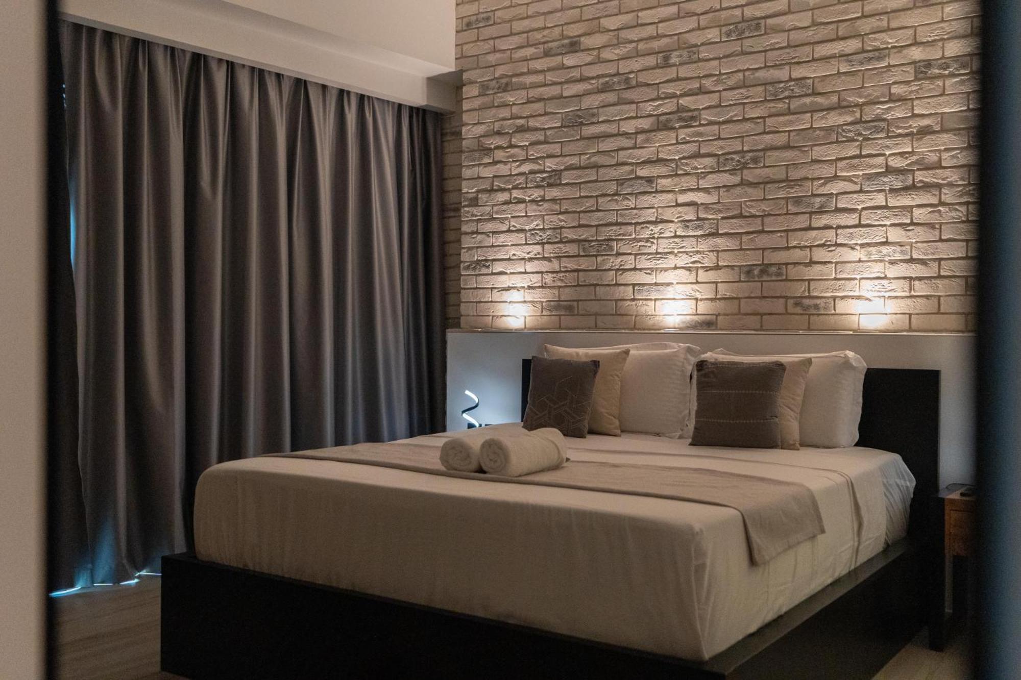 The Luxe Marina Experience - Stylish 2br With Sweeping Balcony Views For Total Relaxation Appartement Dubai