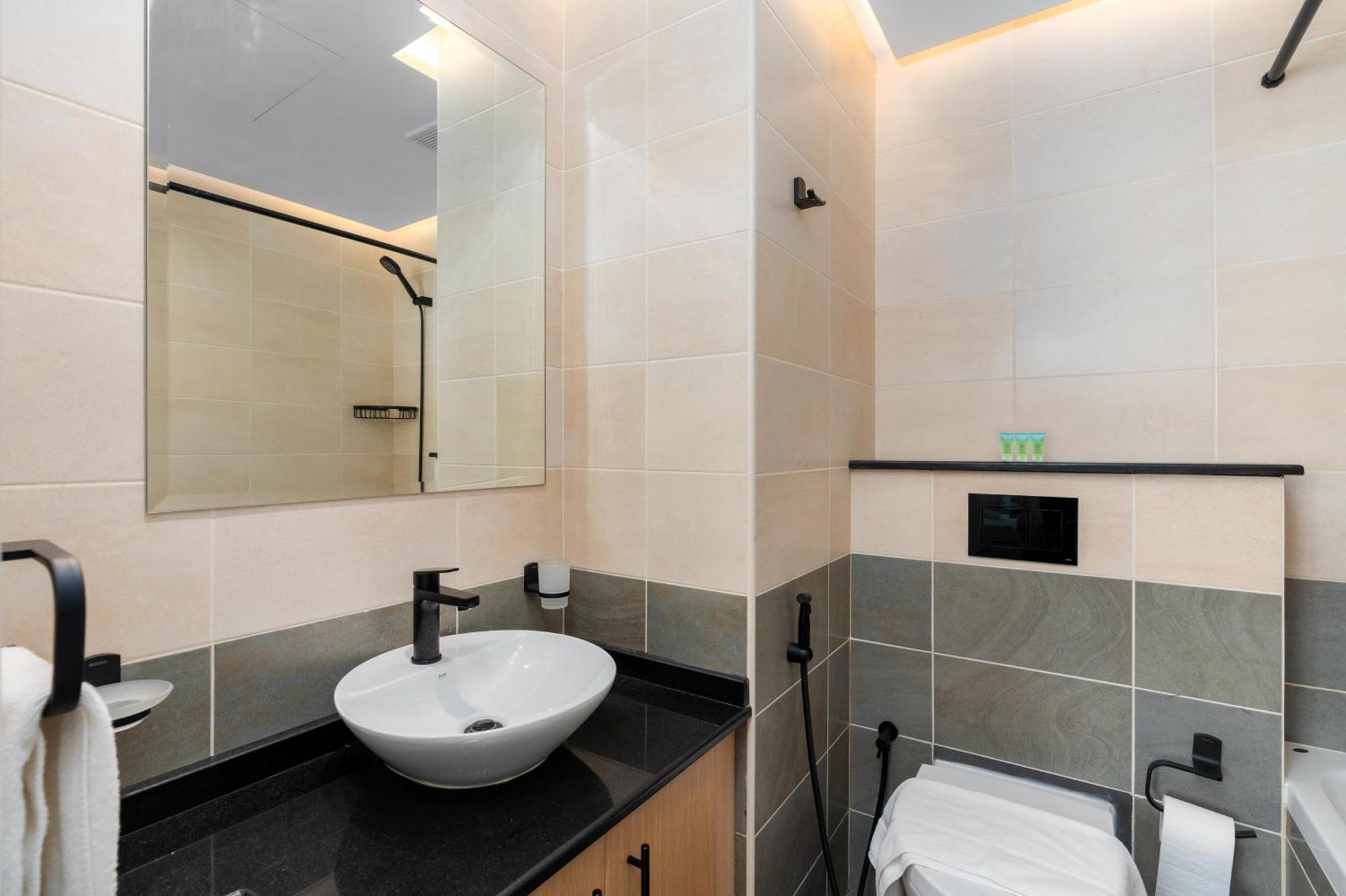 The Luxe Marina Experience - Stylish 2br With Sweeping Balcony Views For Total Relaxation * Dubai