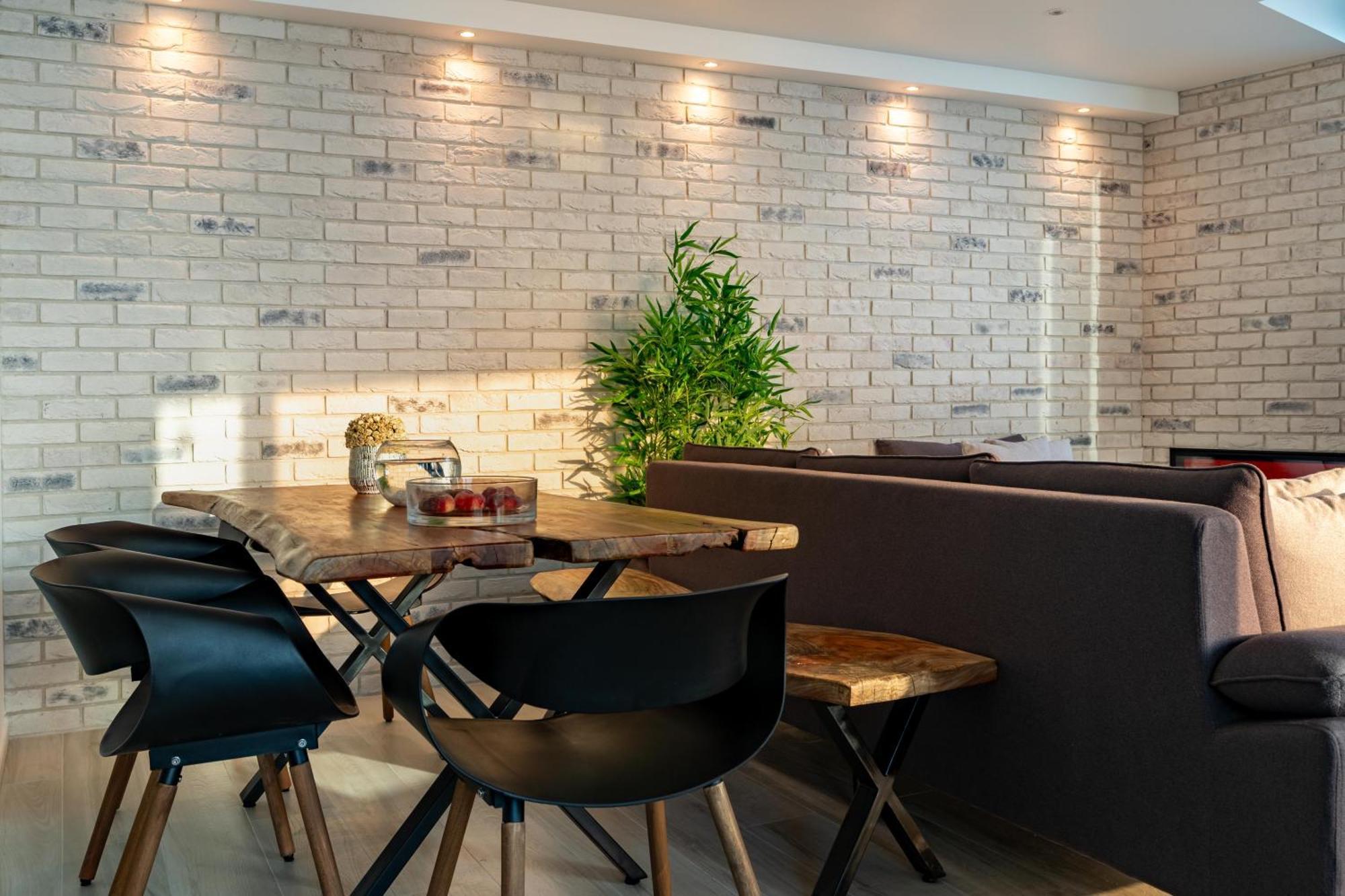The Luxe Marina Experience - Stylish 2br With Sweeping Balcony Views For Total Relaxation Dubai