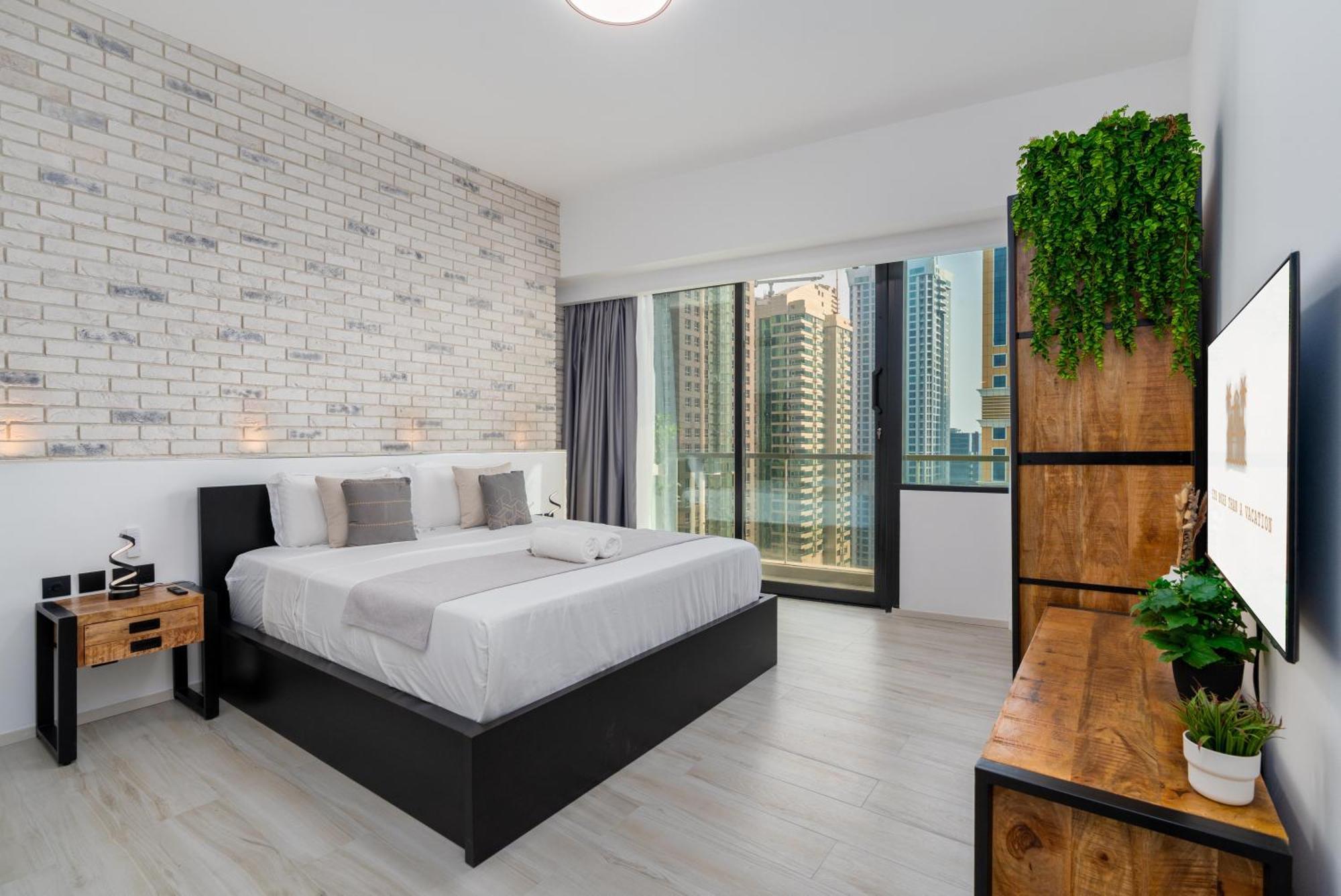 The Luxe Marina Experience - Stylish 2br With Sweeping Balcony Views For Total Relaxation *