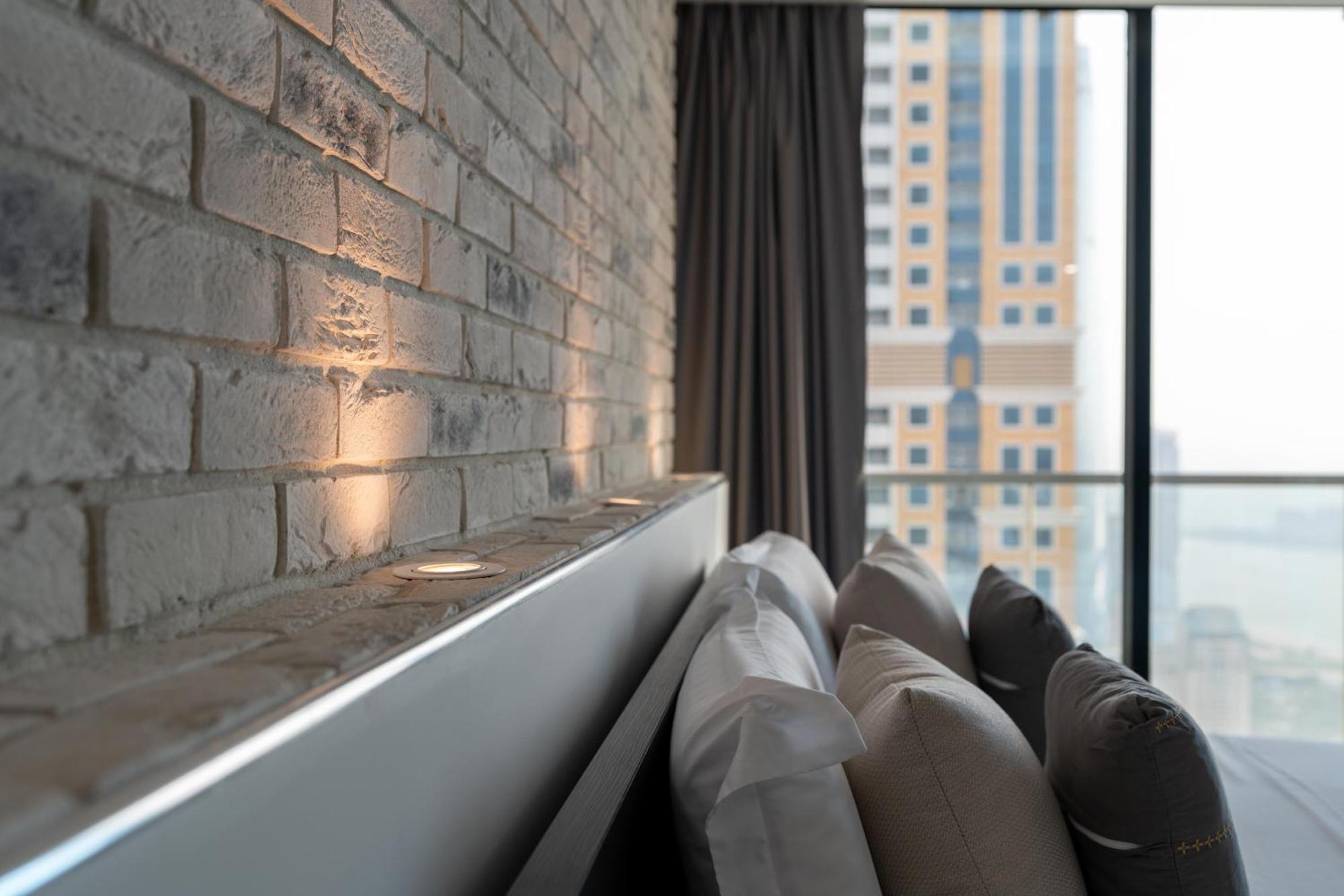 The Luxe Marina Experience - Stylish 2br With Sweeping Balcony Views For Total Relaxation Appartement Dubai