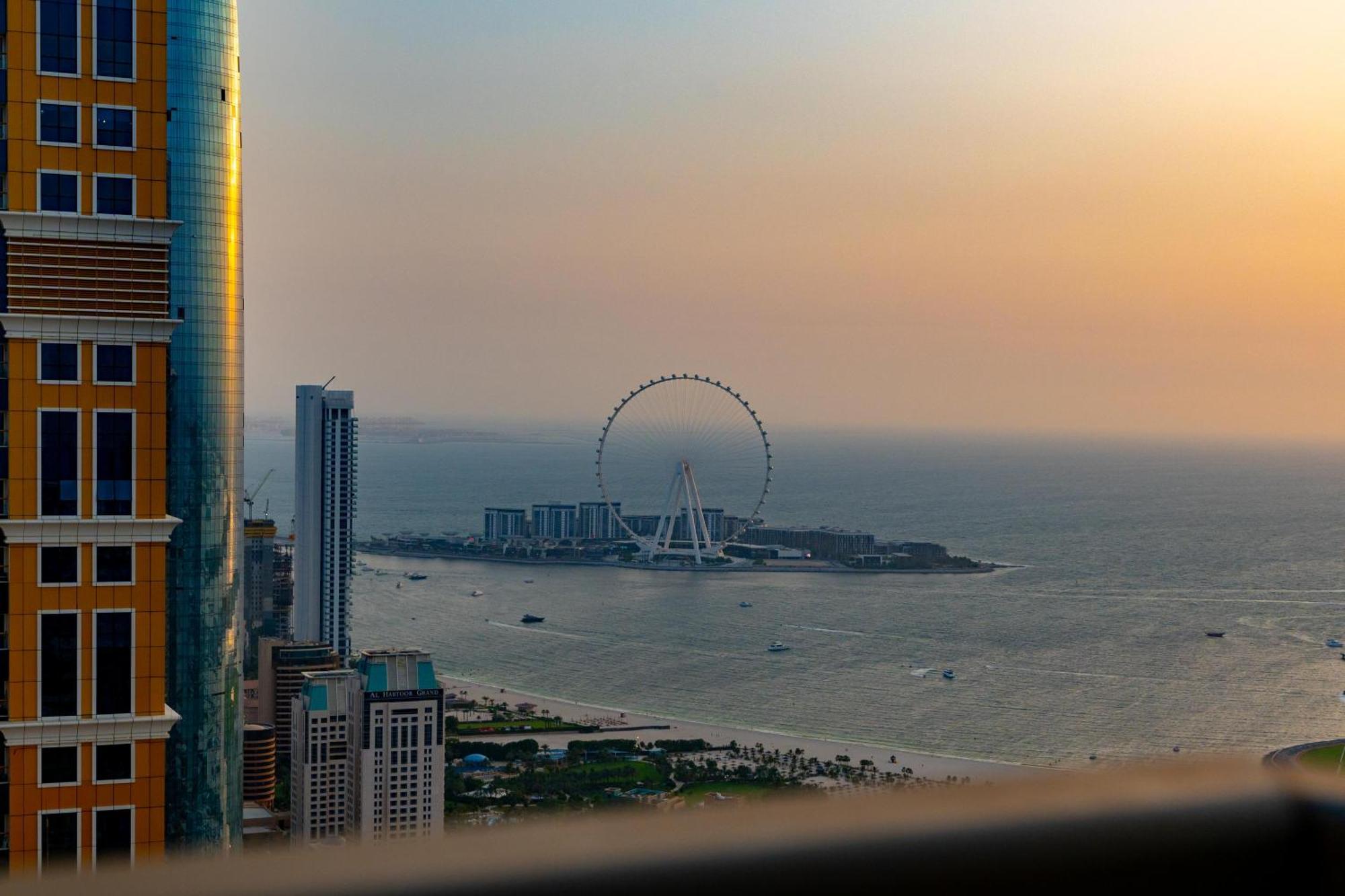The Luxe Marina Experience - Stylish 2br With Sweeping Balcony Views For Total Relaxation * Dubai