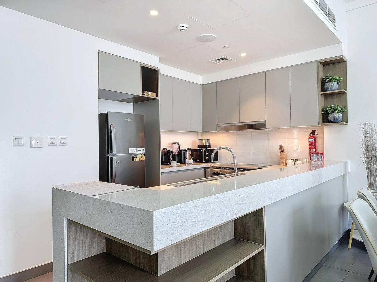Fam Living - Spacious 3-bedroom In Creek Gate With Stunning Views *