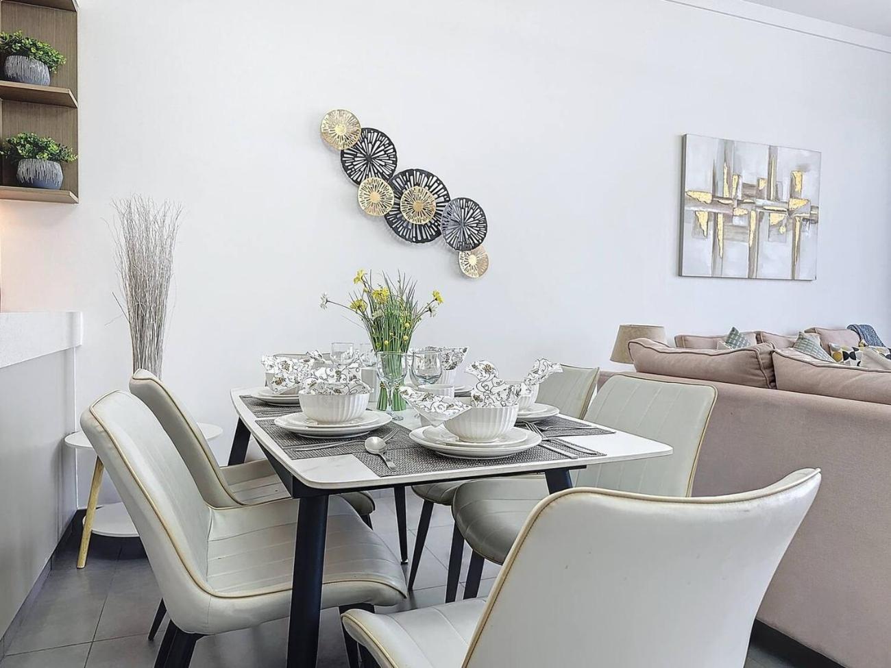 Fam Living - Spacious 3-bedroom In Creek Gate With Stunning Views Appartement Dubaï