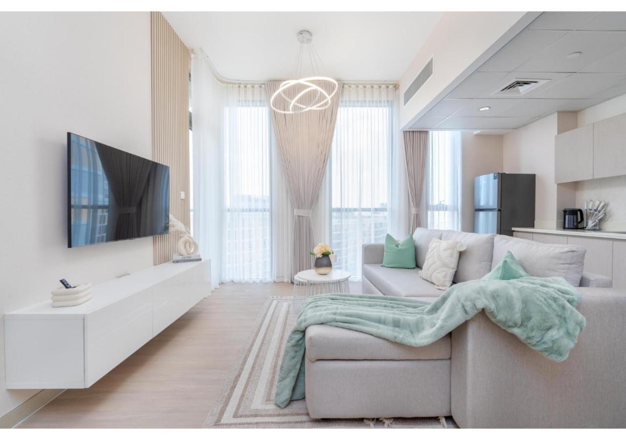 Modern 1br Dania 1 With Private Balcony By Vibel