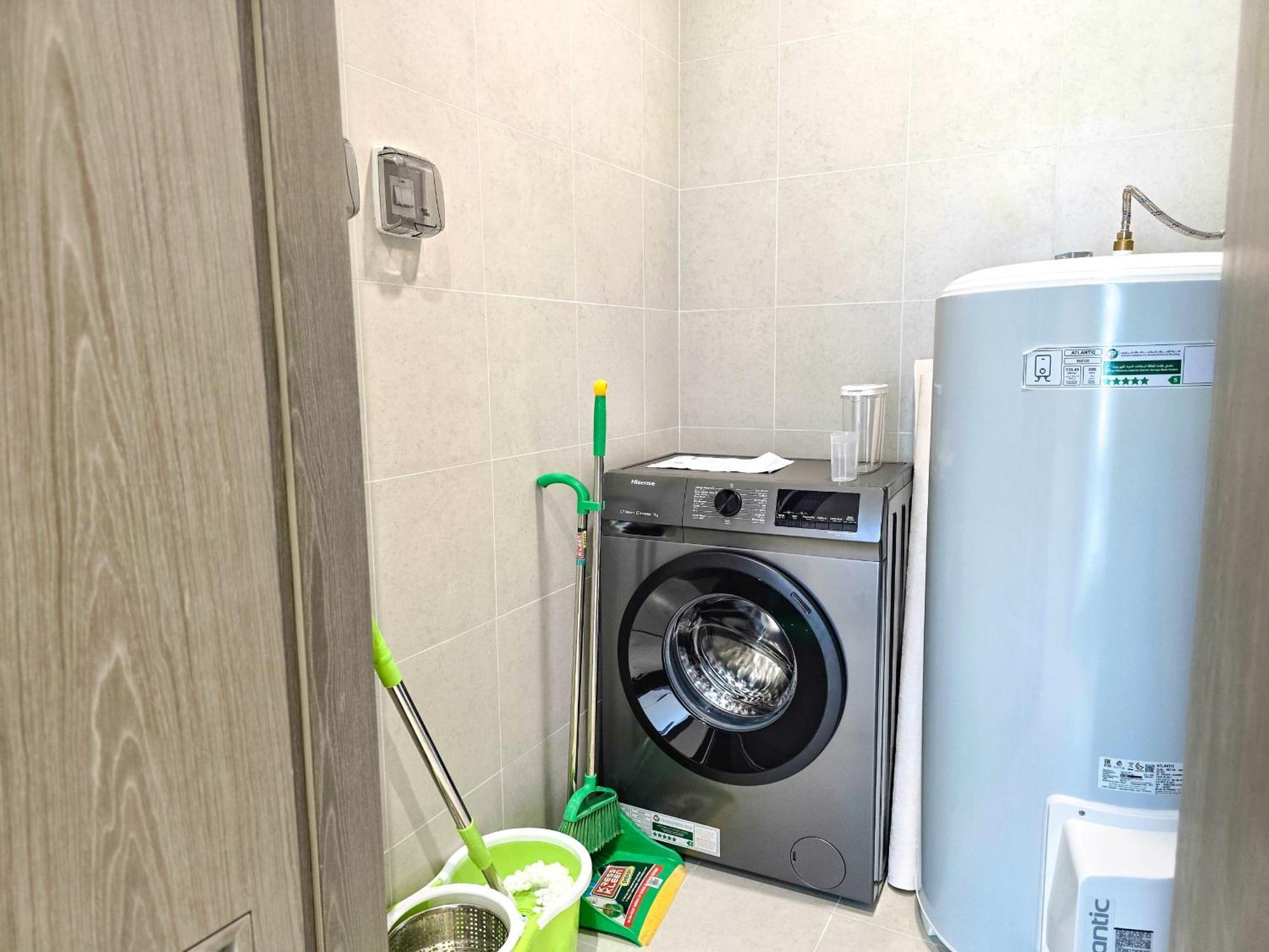 Apartment Easygo-luxury 2br & Maids With Lagoon View Dubai