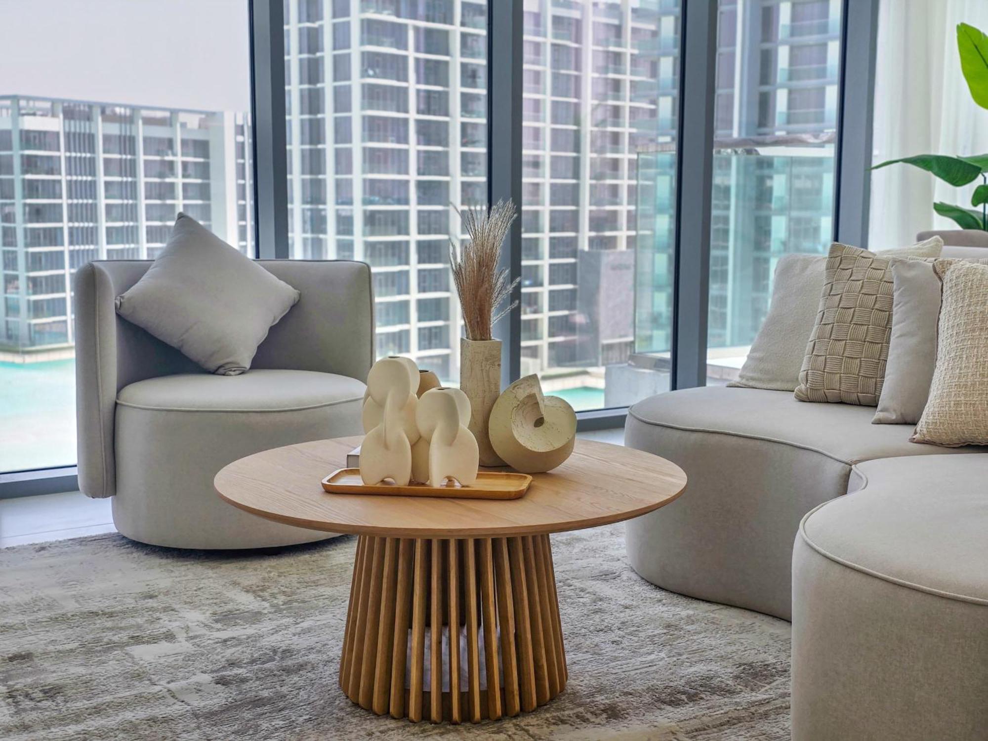 Easygo-luxury 2br & Maids With Lagoon View Apartment Dubai