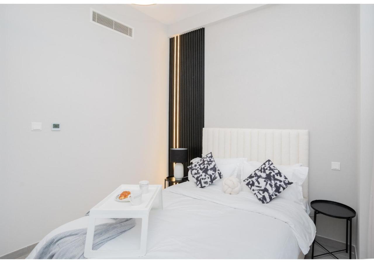Contemporary 1br With Relaxing Views In Noor 1 By Vibel Dubaï