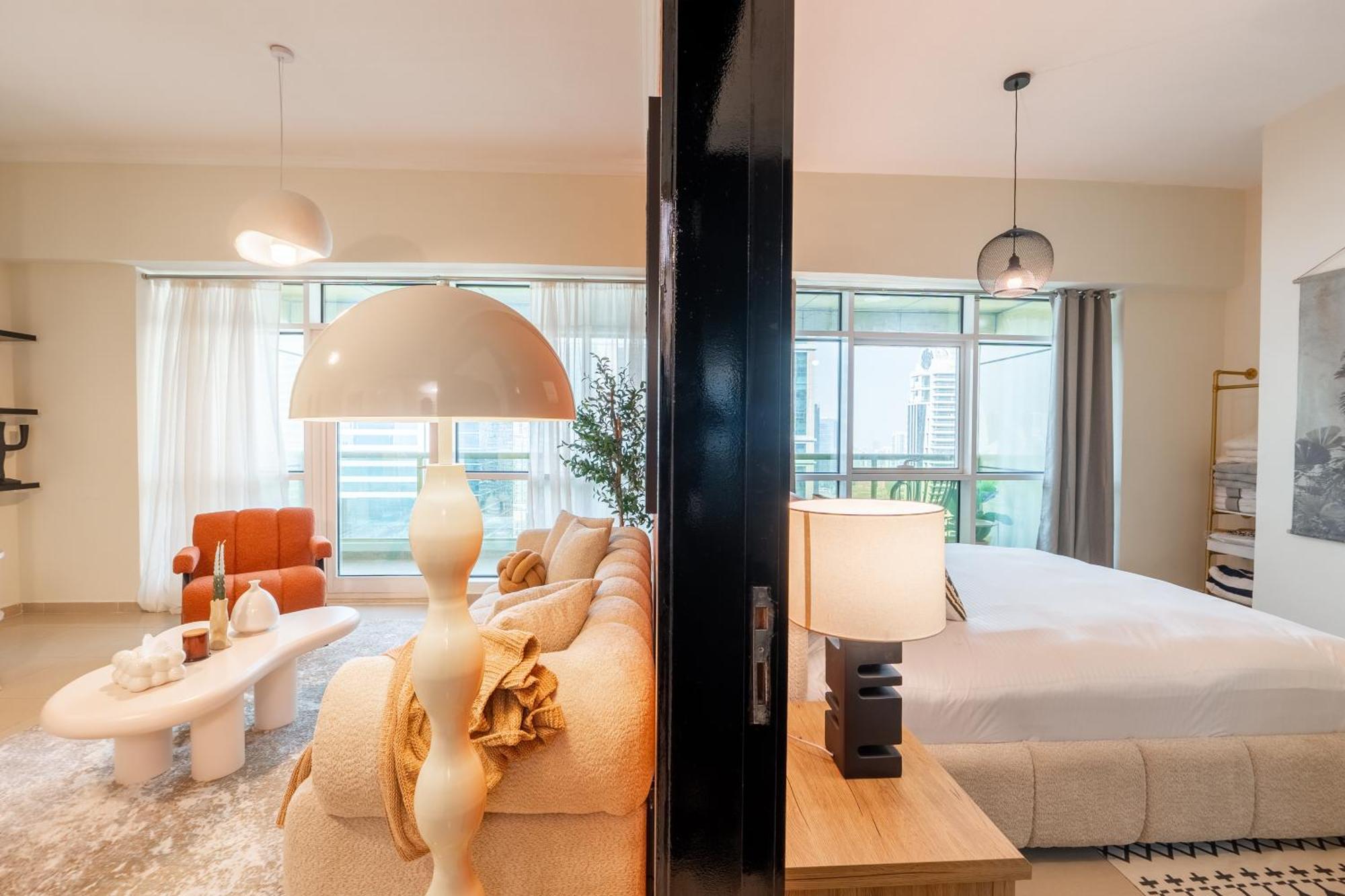 Stylish 1br Apartment! Near Metro & Stroll To Marina Lejlighed *