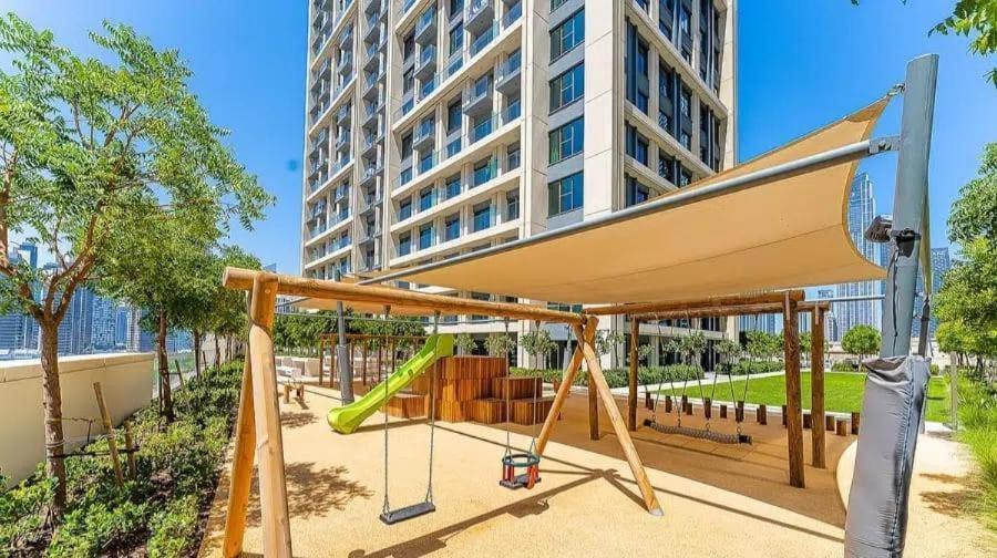 5 Minute Walk To The Fountains! Full Burj Khalifa View! 5-star Pool & Gym! Apartamento